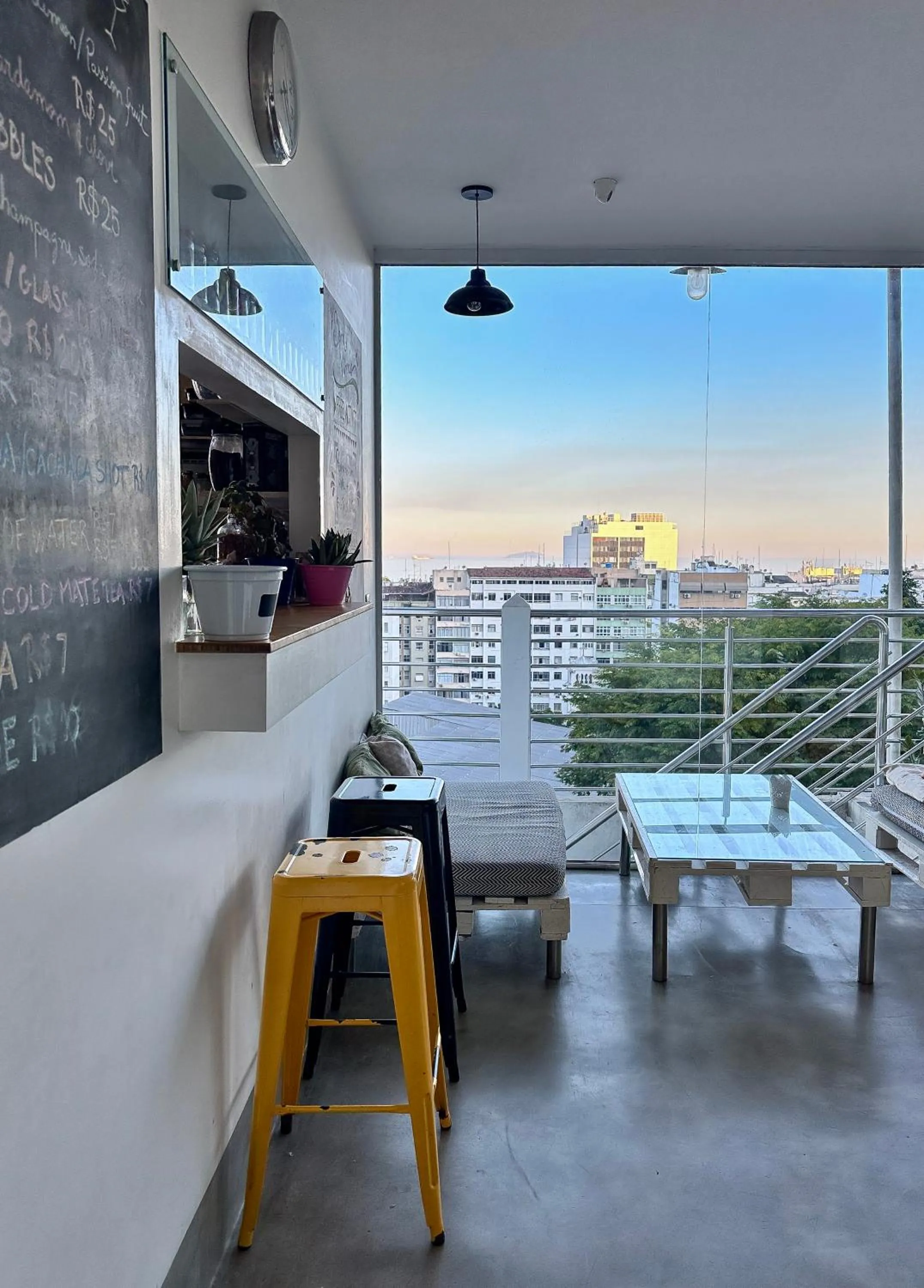 Lounge or bar in Aquarela do Leme