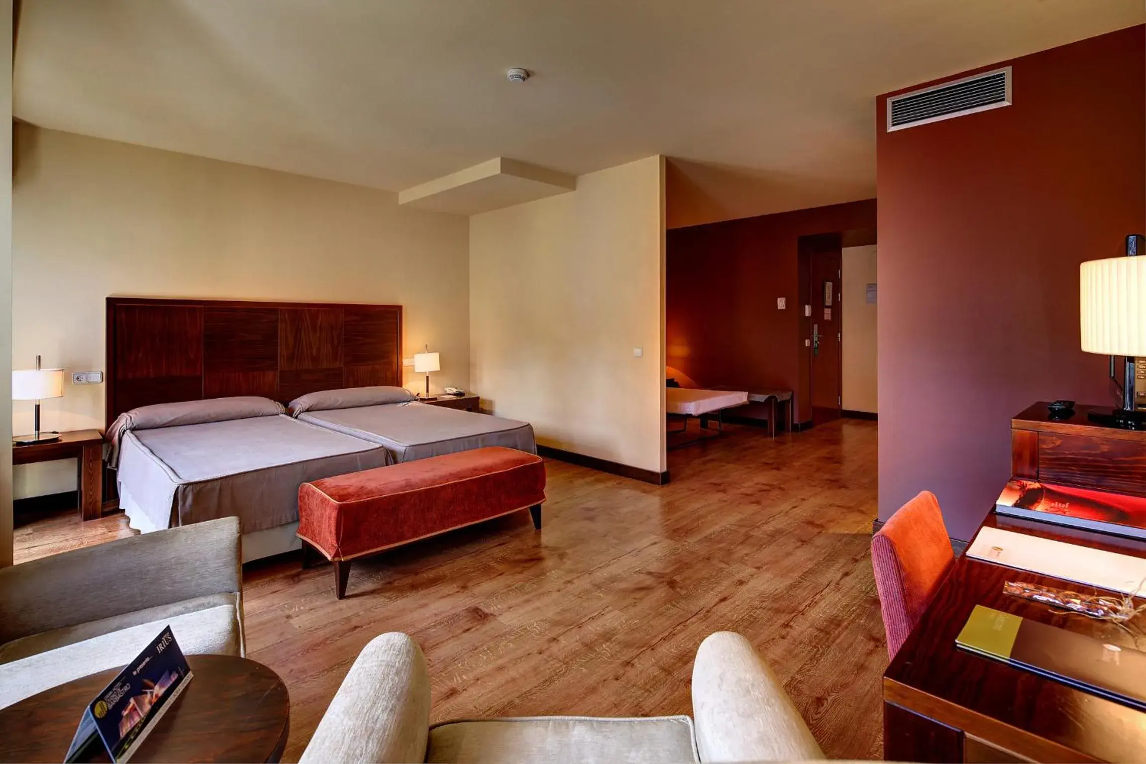 Family Room in Gran Hotel Ciudad de Barbastro Family Room in Gran Hotel Ciudad de Barbastro