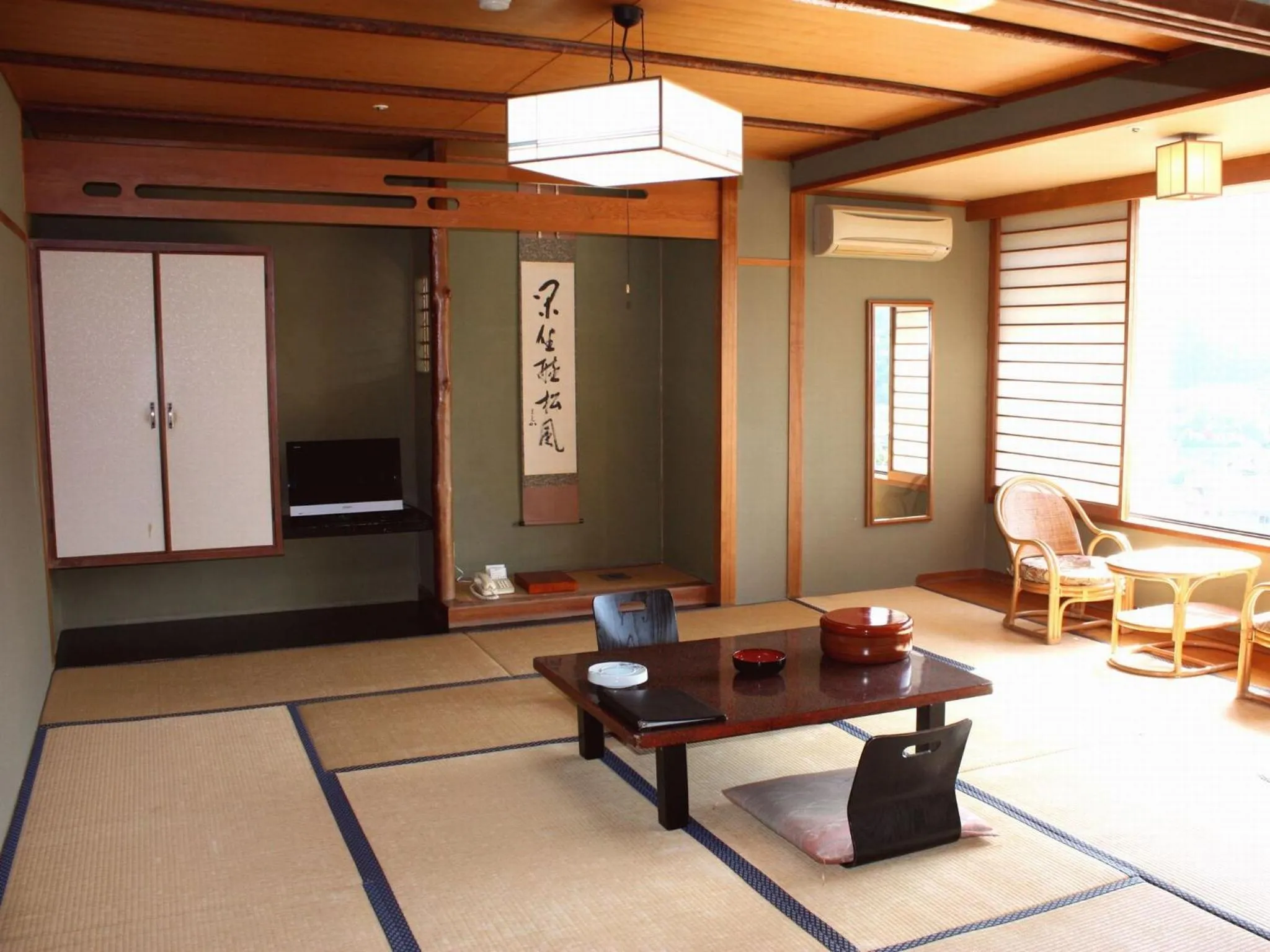 Photo of the whole room in Yamamura Bekkan