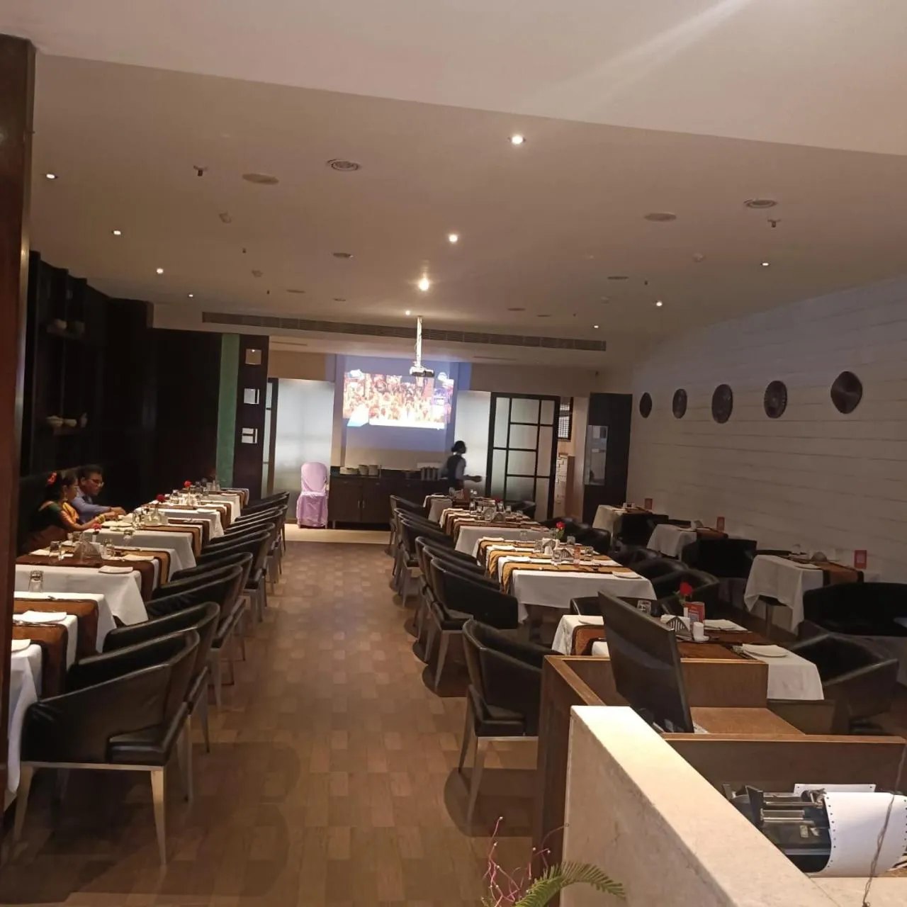 Restaurant/places to eat in Royal Park Kakinada