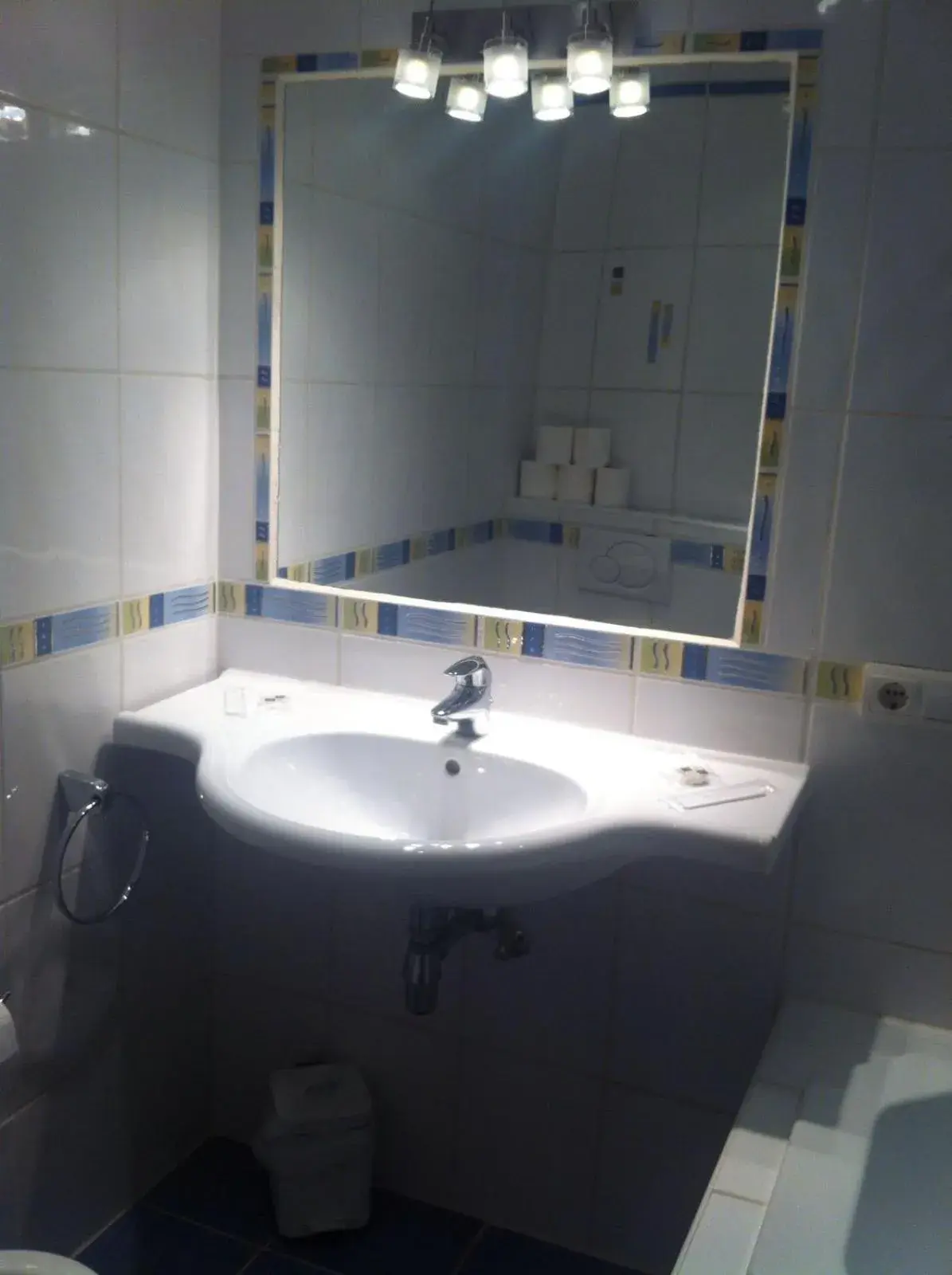 Bathroom in Apartamentos del Rey Bathroom in Apartamentos del Rey