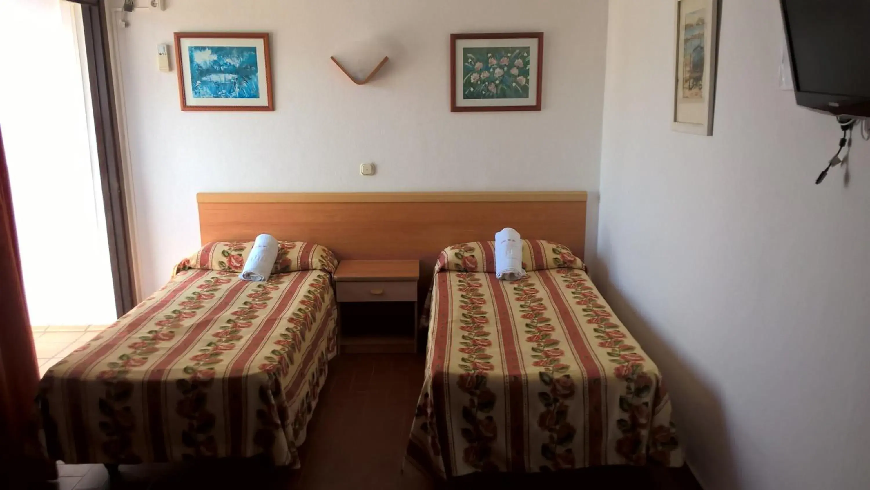 Bed in Apartamentos del Rey Bed in Apartamentos del Rey