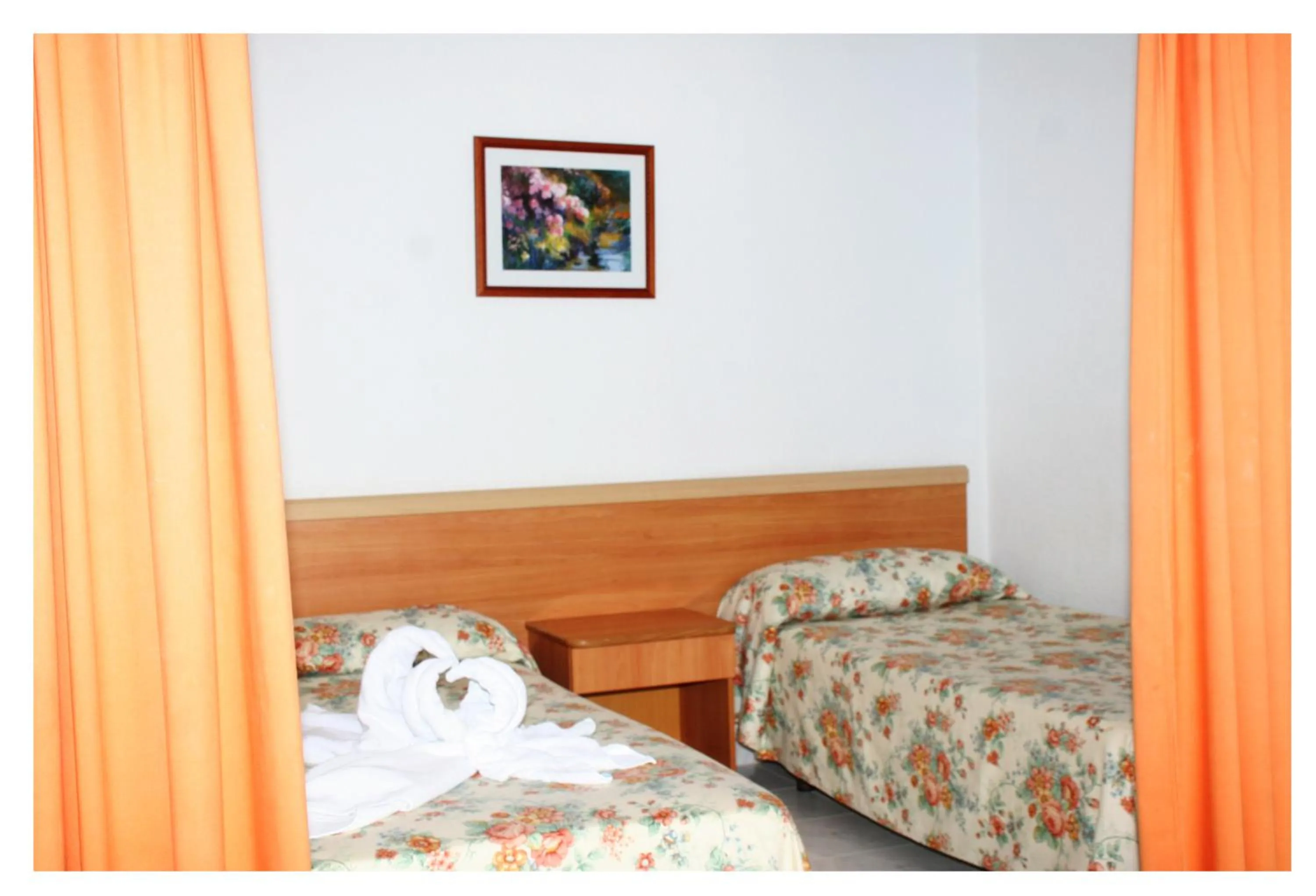 Bed in Apartamentos del Rey