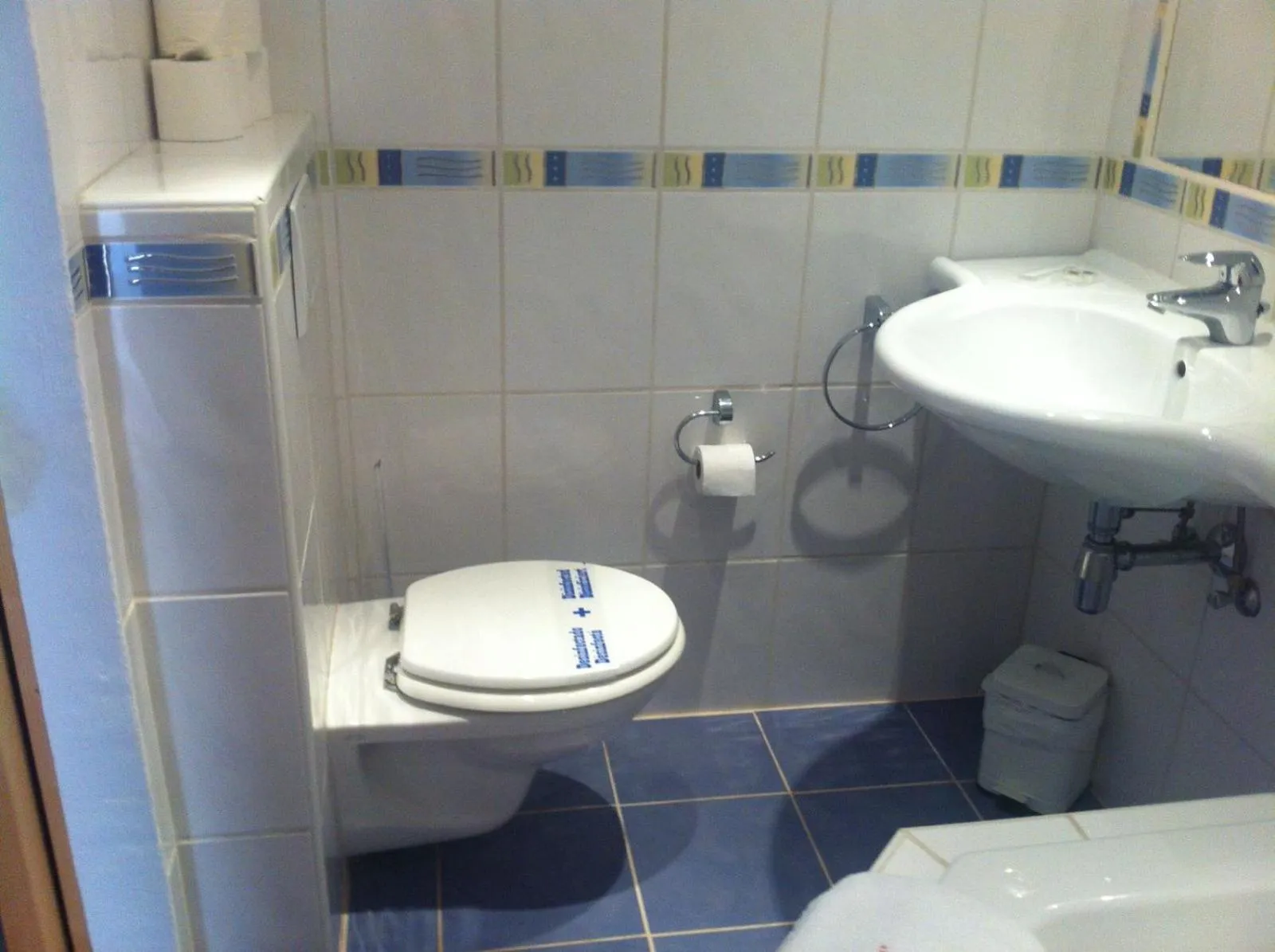 Bathroom in Apartamentos del Rey