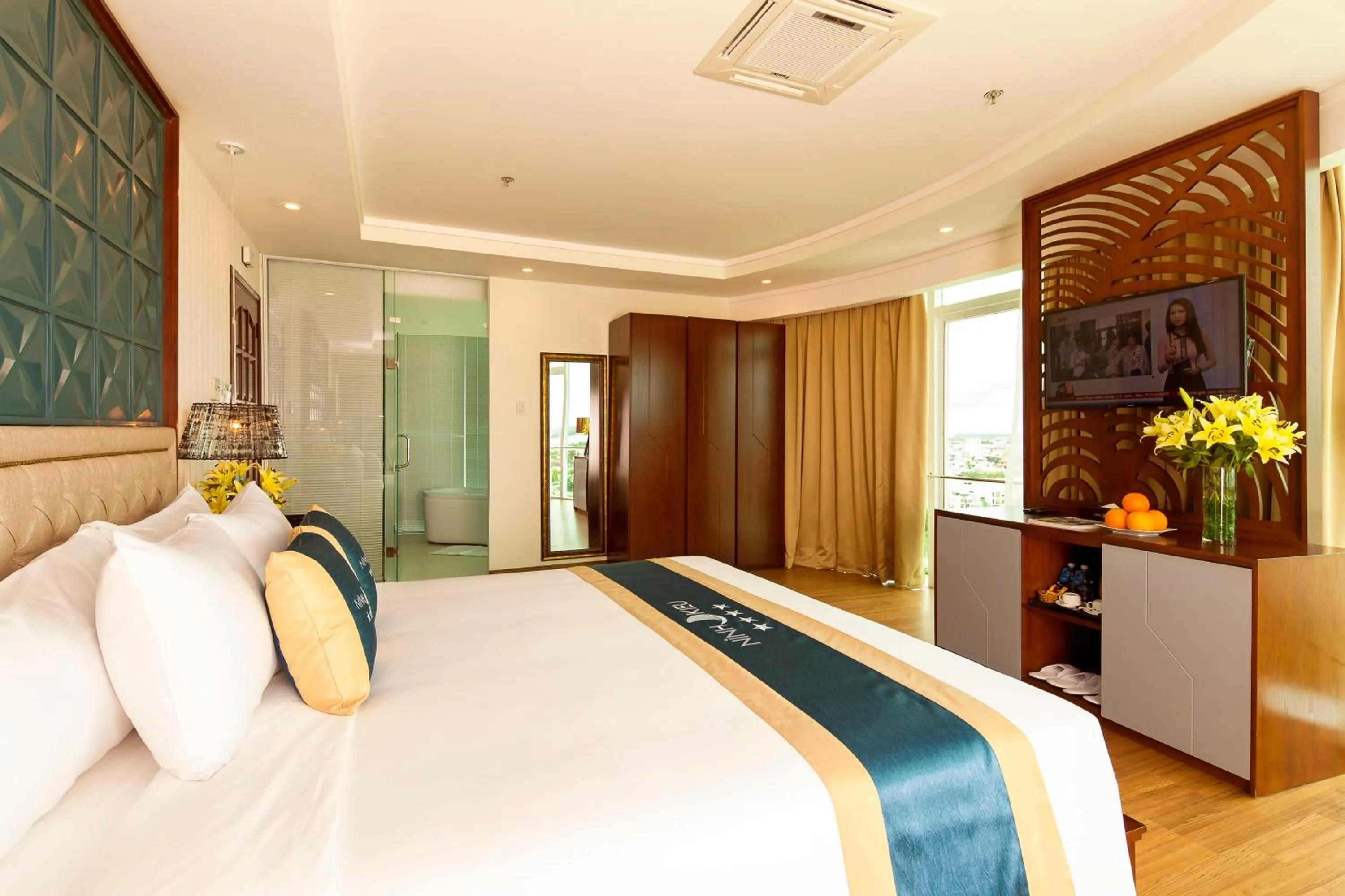 Photo of the whole room, Bed in Ninh Kieu Riverside Hotel