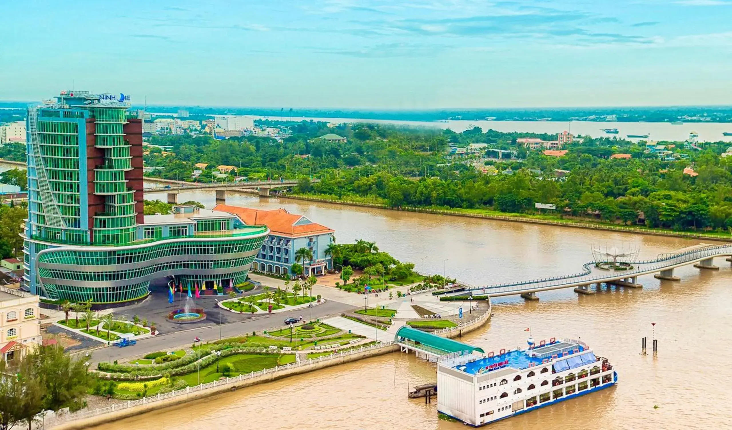 Bird's eye view in Ninh Kieu Riverside Hotel Bird's eye view in Ninh Kieu Riverside Hotel