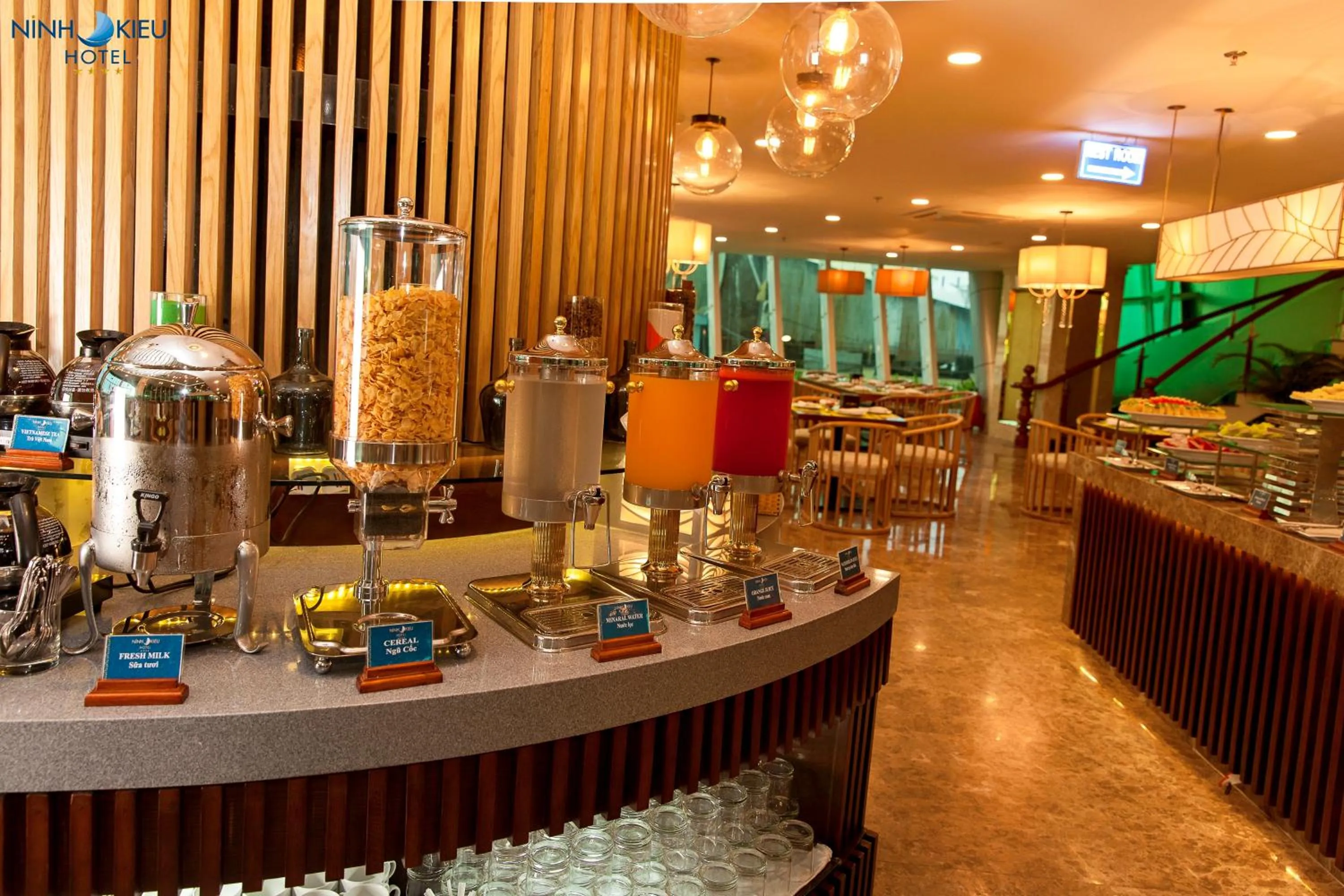 Restaurant/places to eat in Ninh Kieu Riverside Hotel