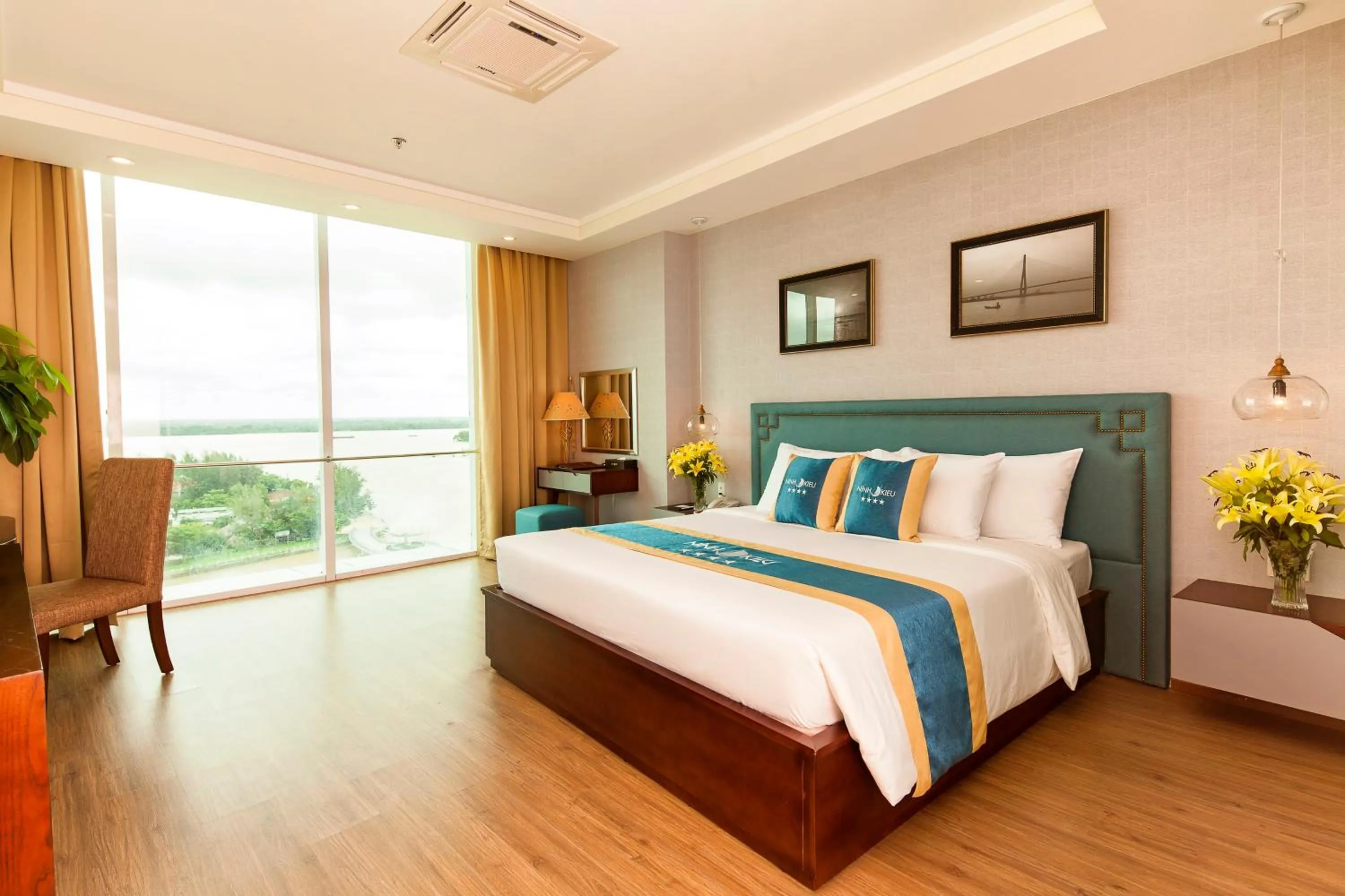 Photo of the whole room, Bed in Ninh Kieu Riverside Hotel