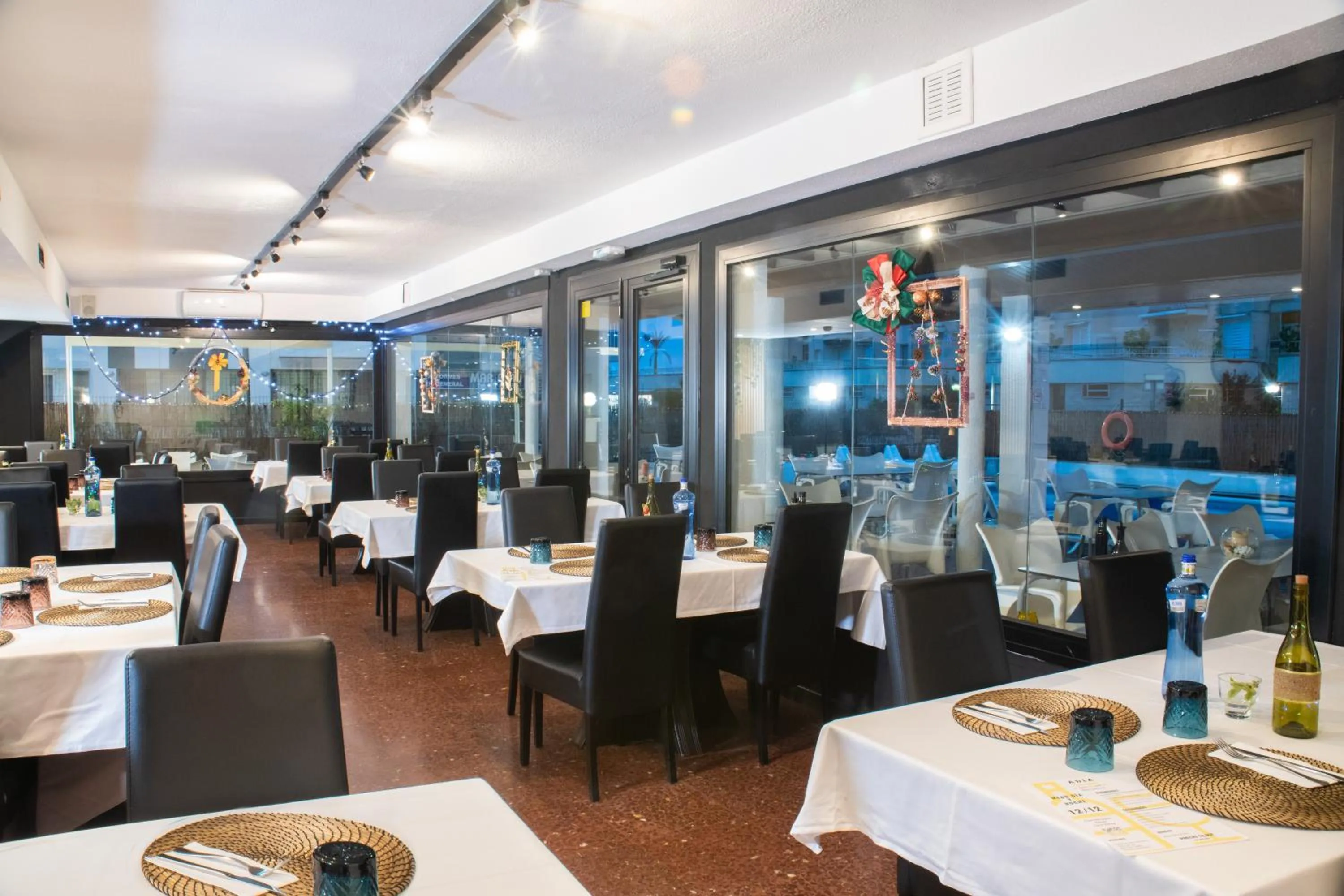 Restaurant/places to eat in Adia Hotel Cunit Playa