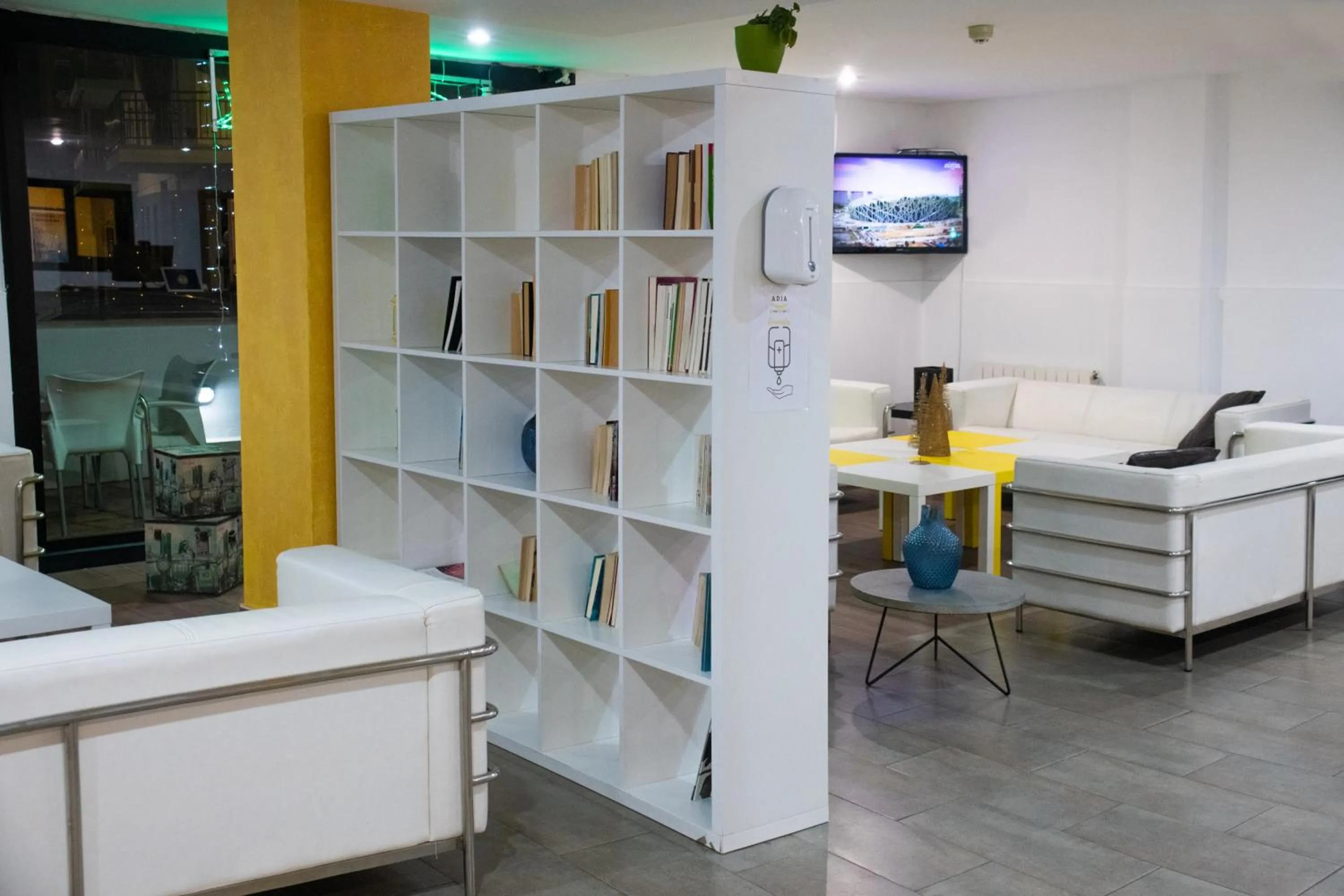 Library in Adia Hotel Cunit Playa