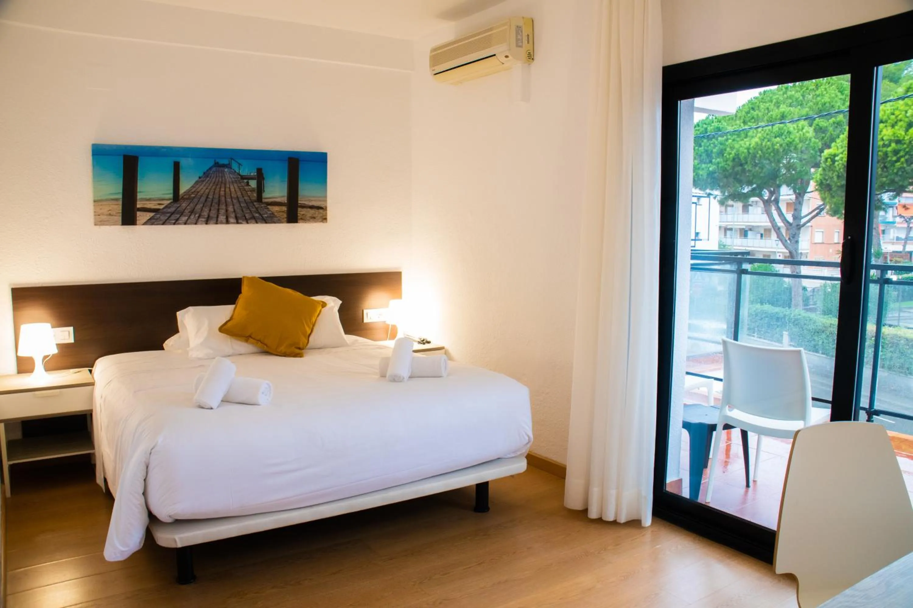 Photo of the whole room, Bed in Adia Hotel Cunit Playa