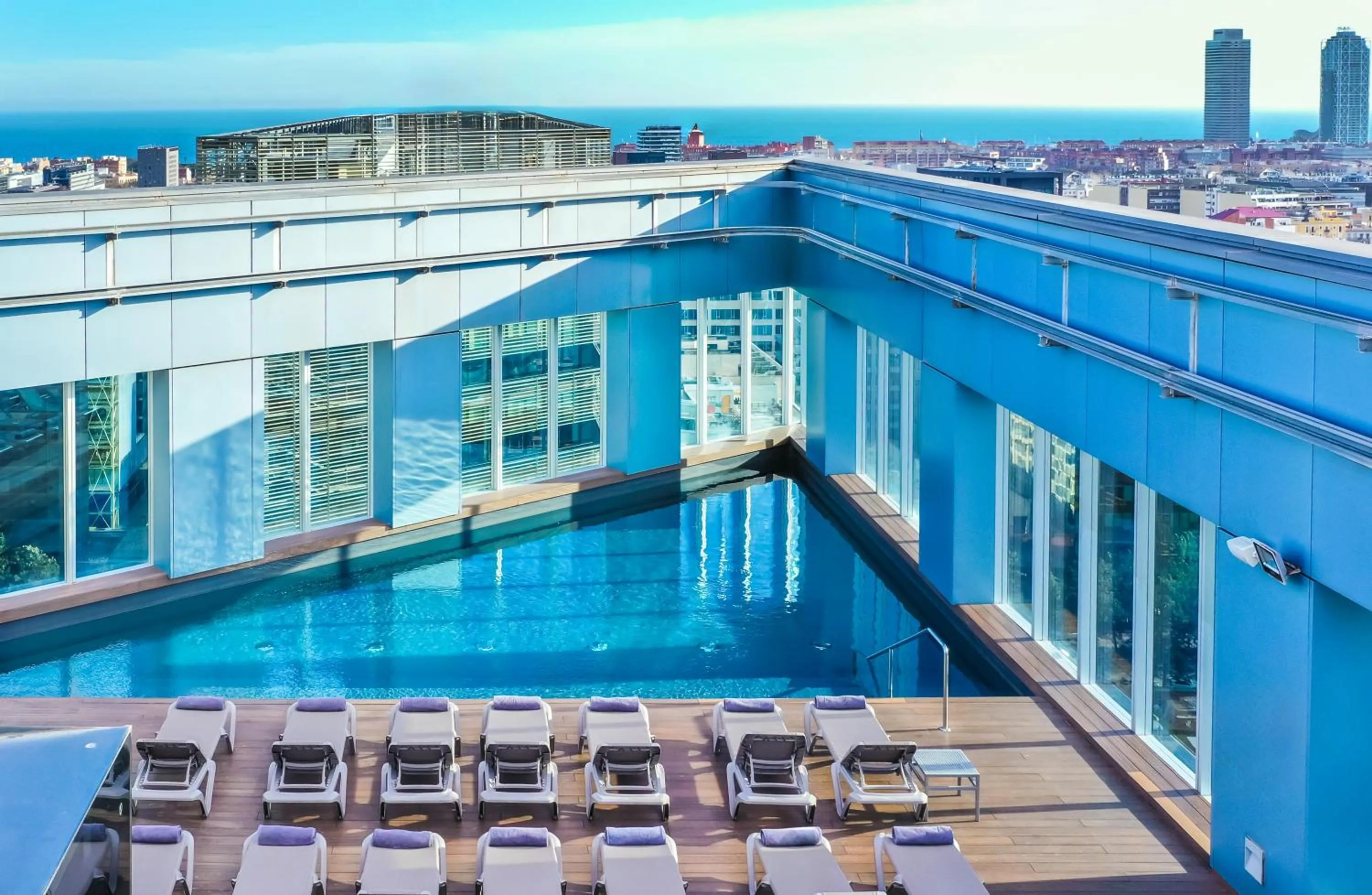 Swimming pool in Novotel Barcelona City
