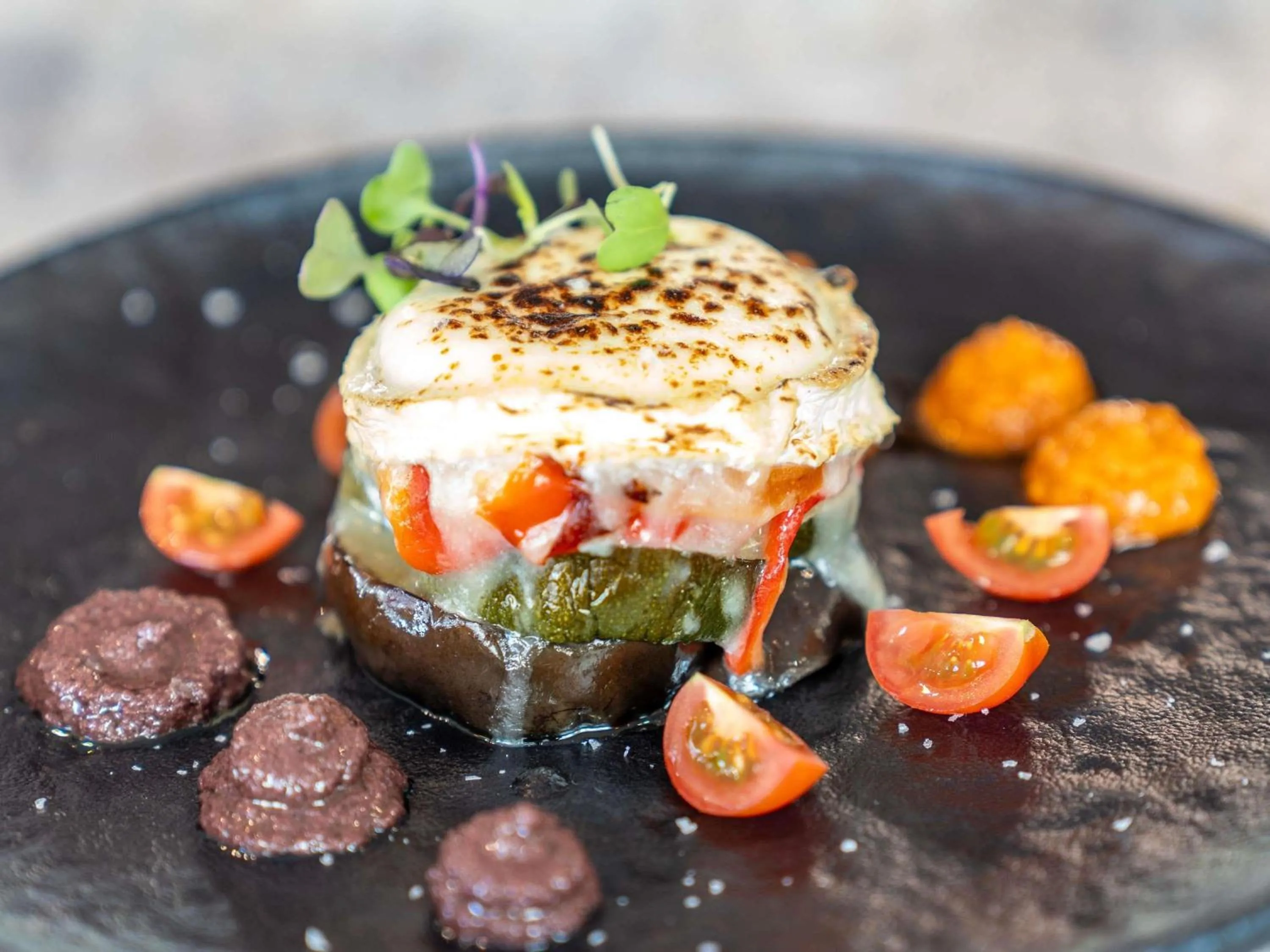 Restaurant/places to eat in Novotel Barcelona City