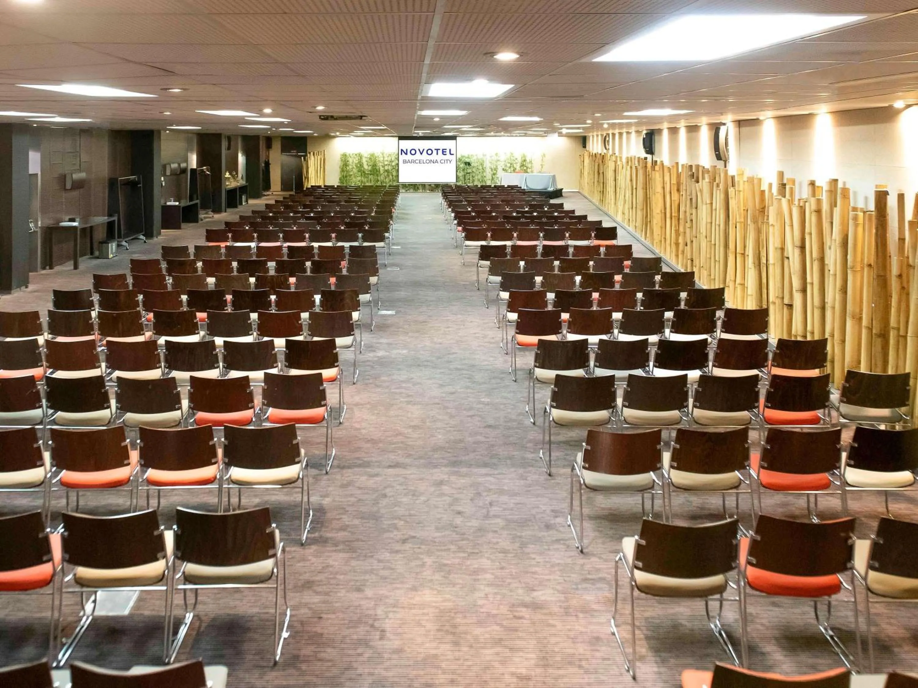 Meeting/conference room in Novotel Barcelona City