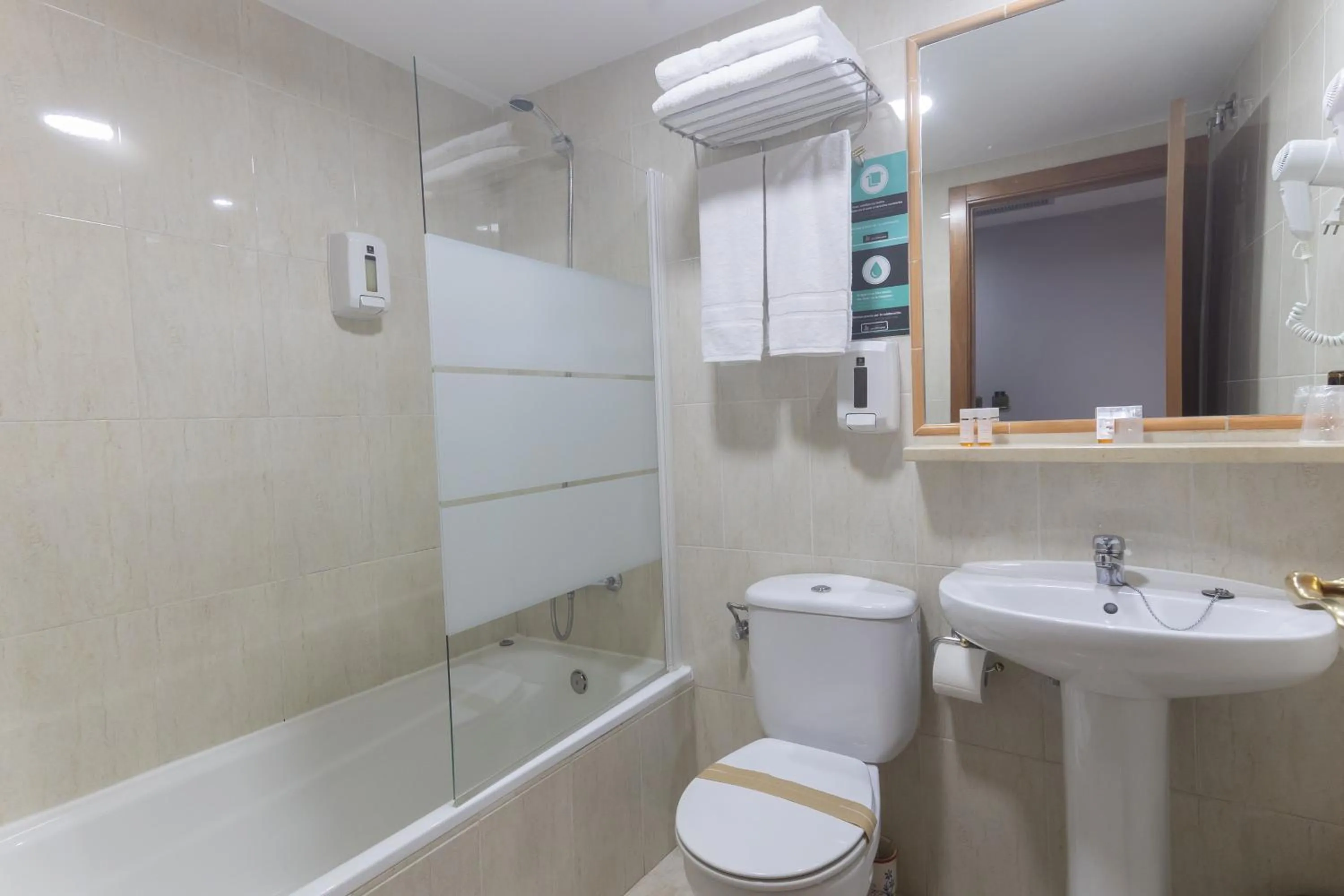 Bathroom in Hotel Los Templarios