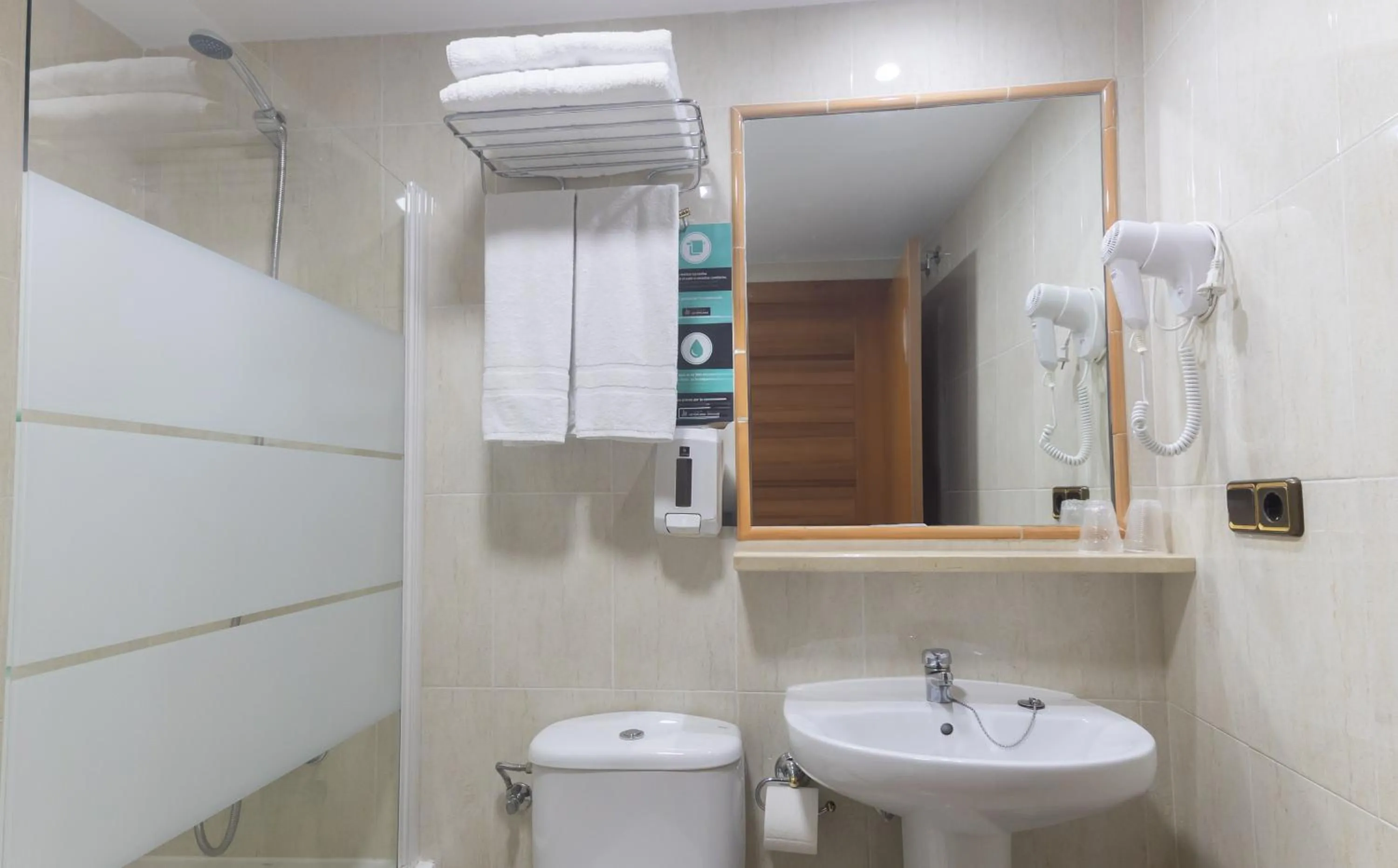 Bathroom in Hotel Los Templarios