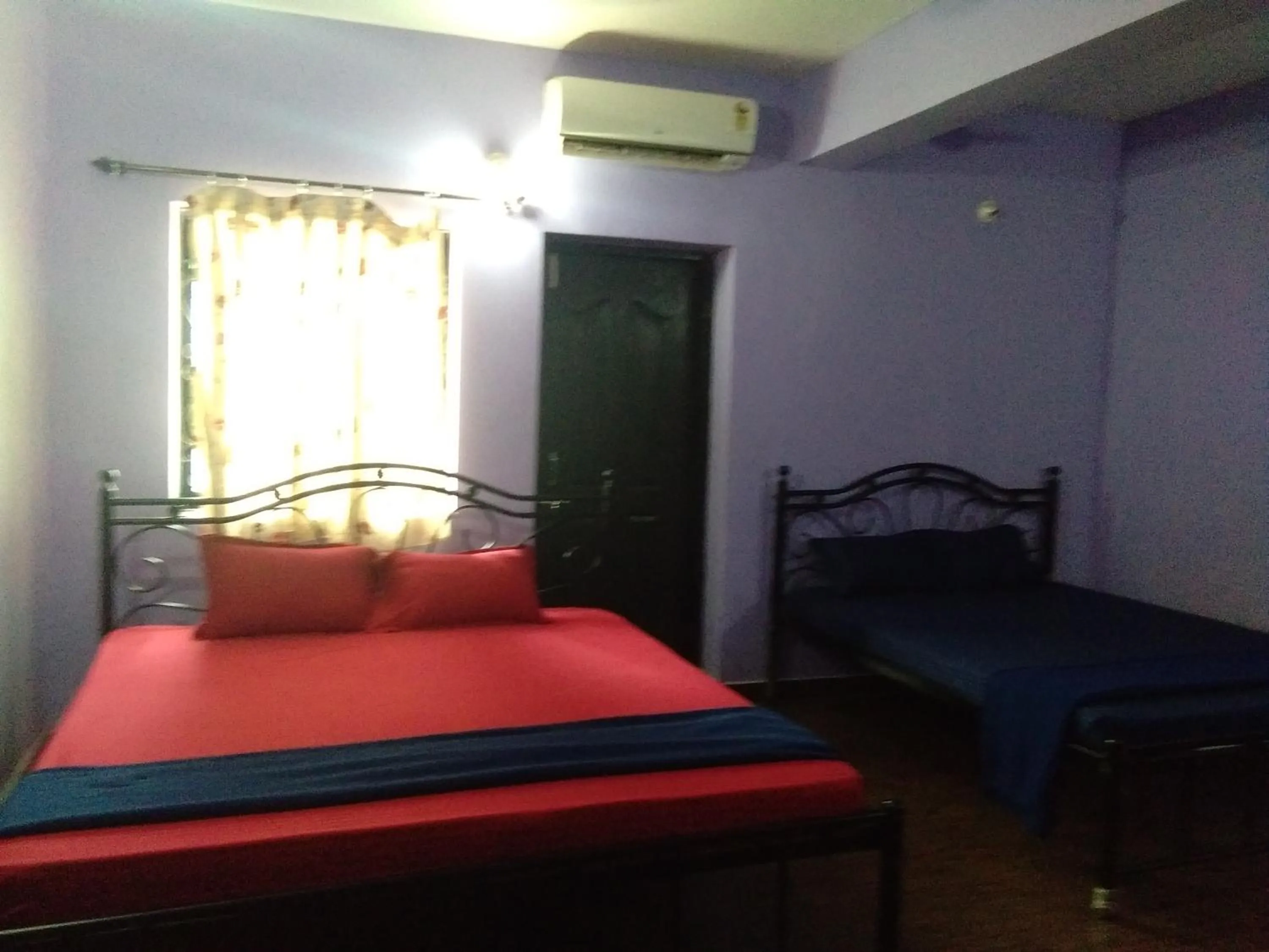 Photo of the whole room, Bed in Vincent's Holiday Home