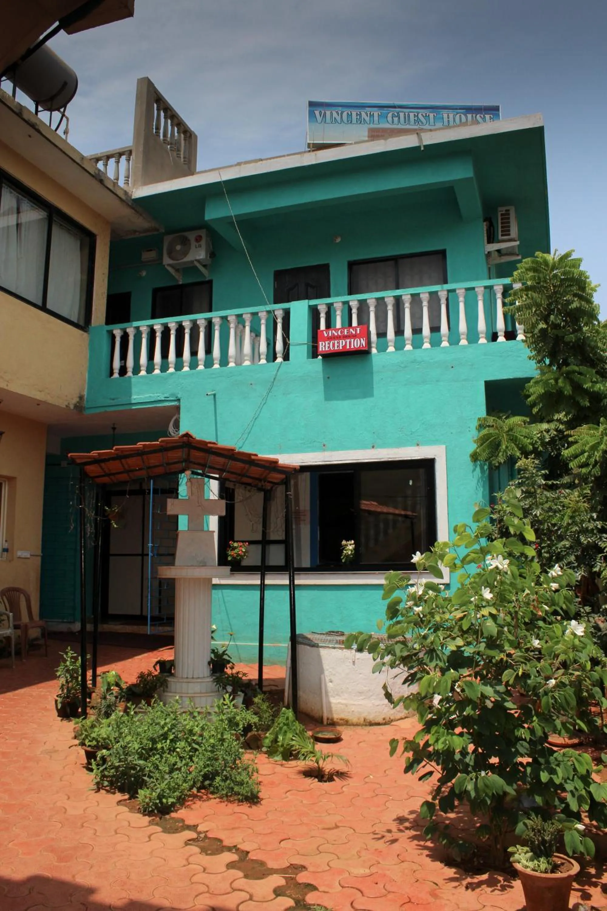 Facade/entrance in Vincent's Holiday Home