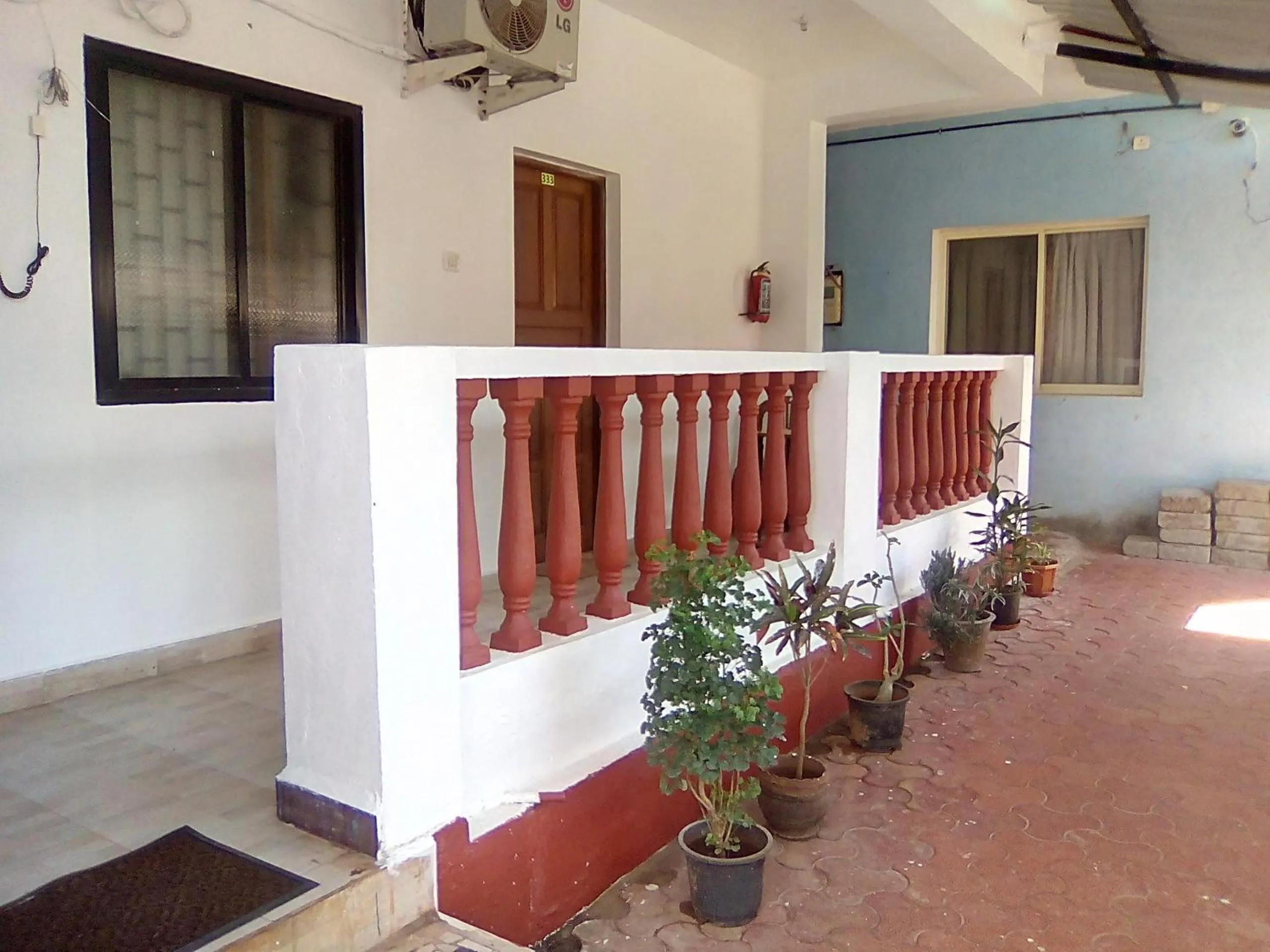 Garden view in Vincent's Holiday Home