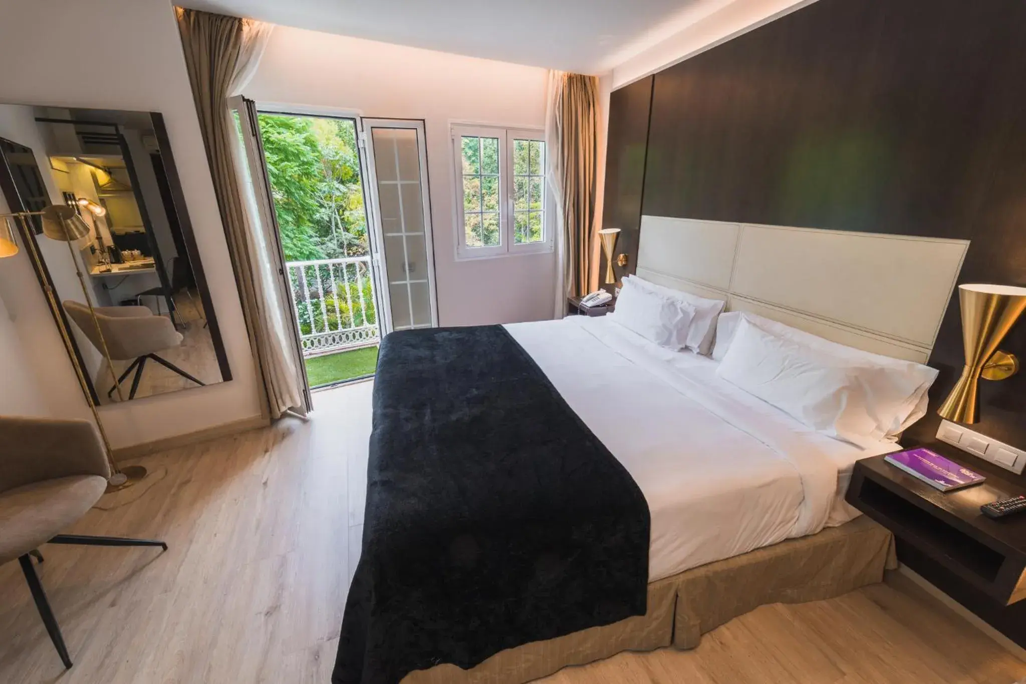 Bedroom, Bed in Hotel Taburiente S.C.Tenerife Bedroom, Bed in Hotel Taburiente S.C.Tenerife