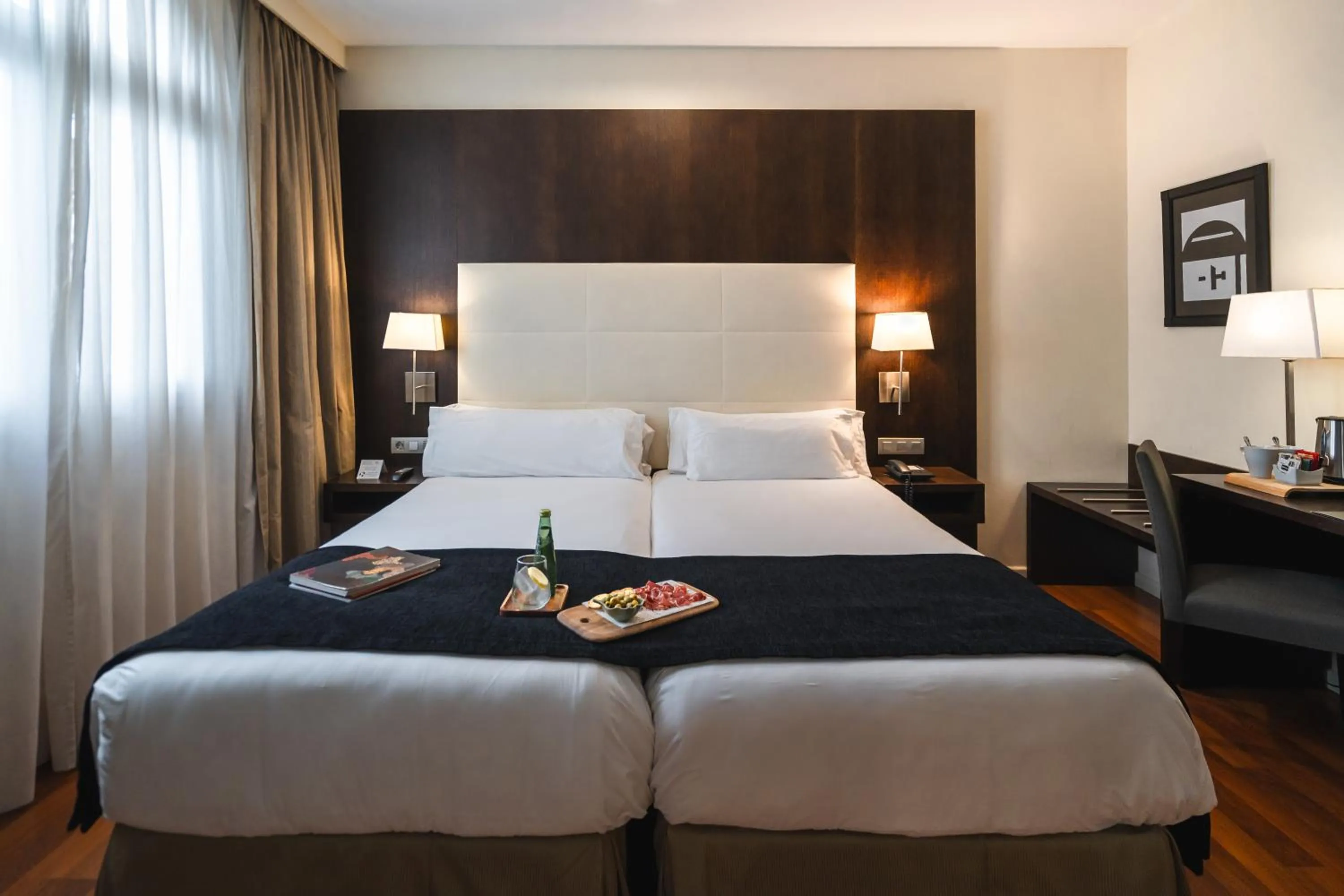 Bedroom, Bed in Hotel Taburiente S.C.Tenerife