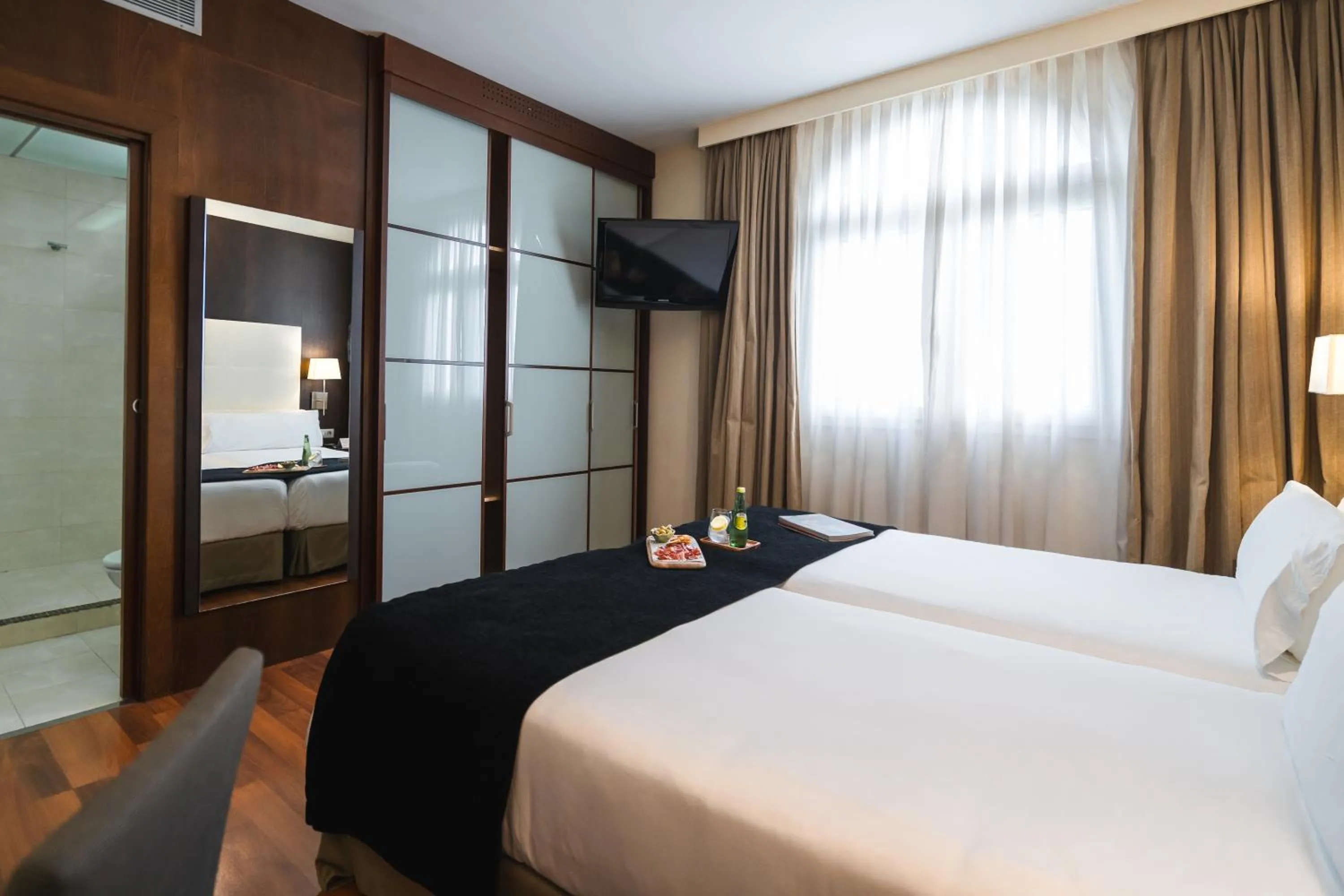 Bedroom, Bed in Hotel Taburiente S.C.Tenerife