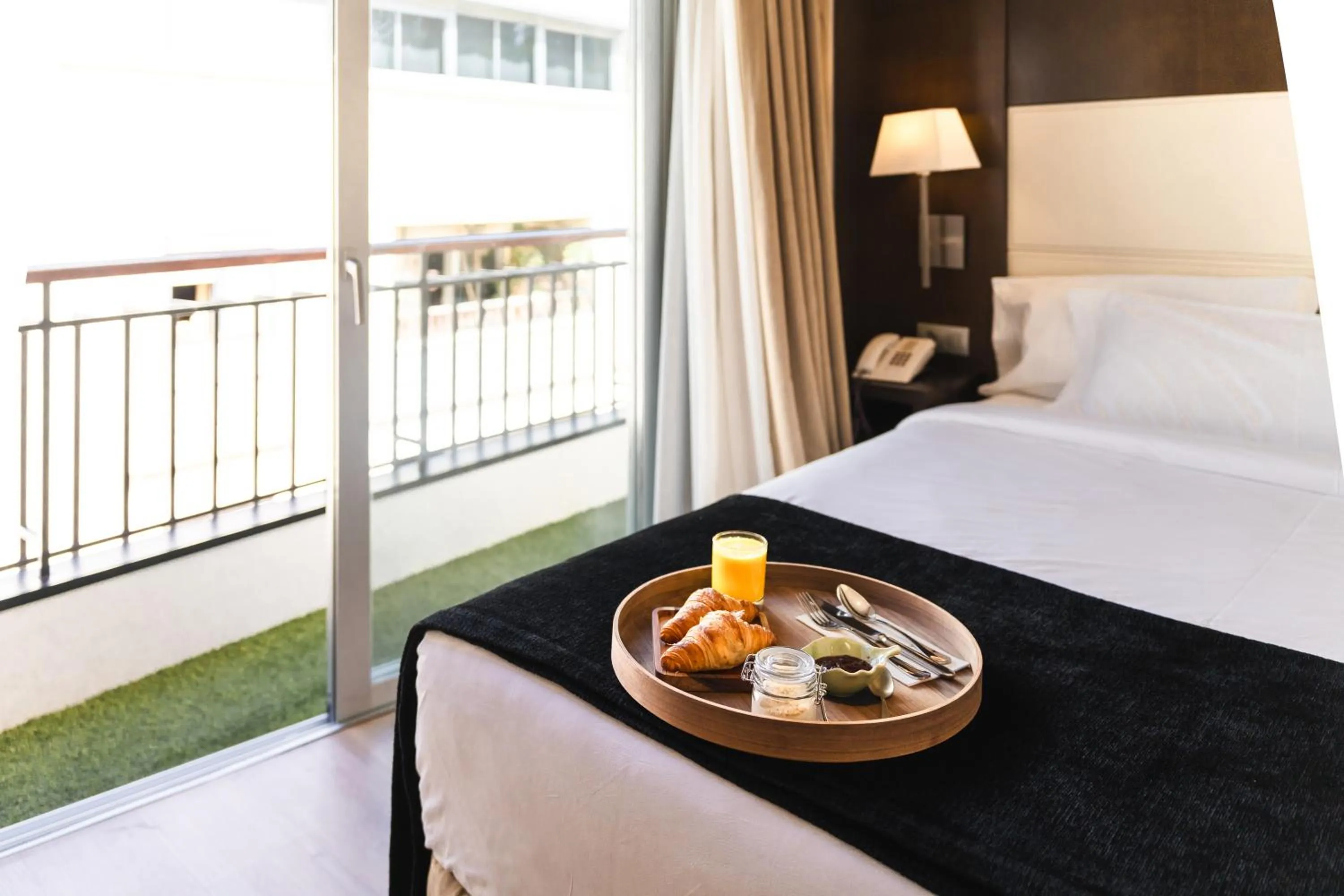 Photo of the whole room, Bed in Hotel Taburiente S.C.Tenerife