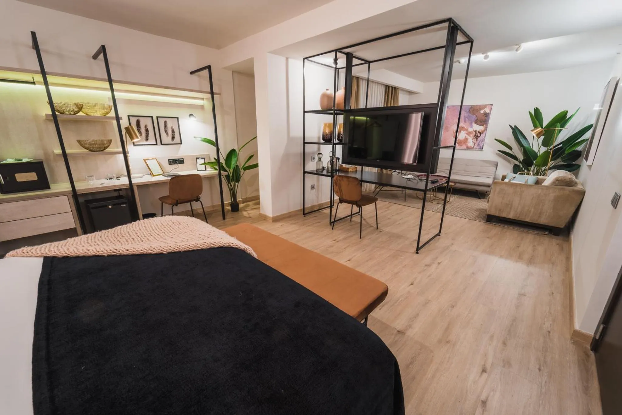 Photo of the whole room, Bed in Hotel Taburiente S.C.Tenerife