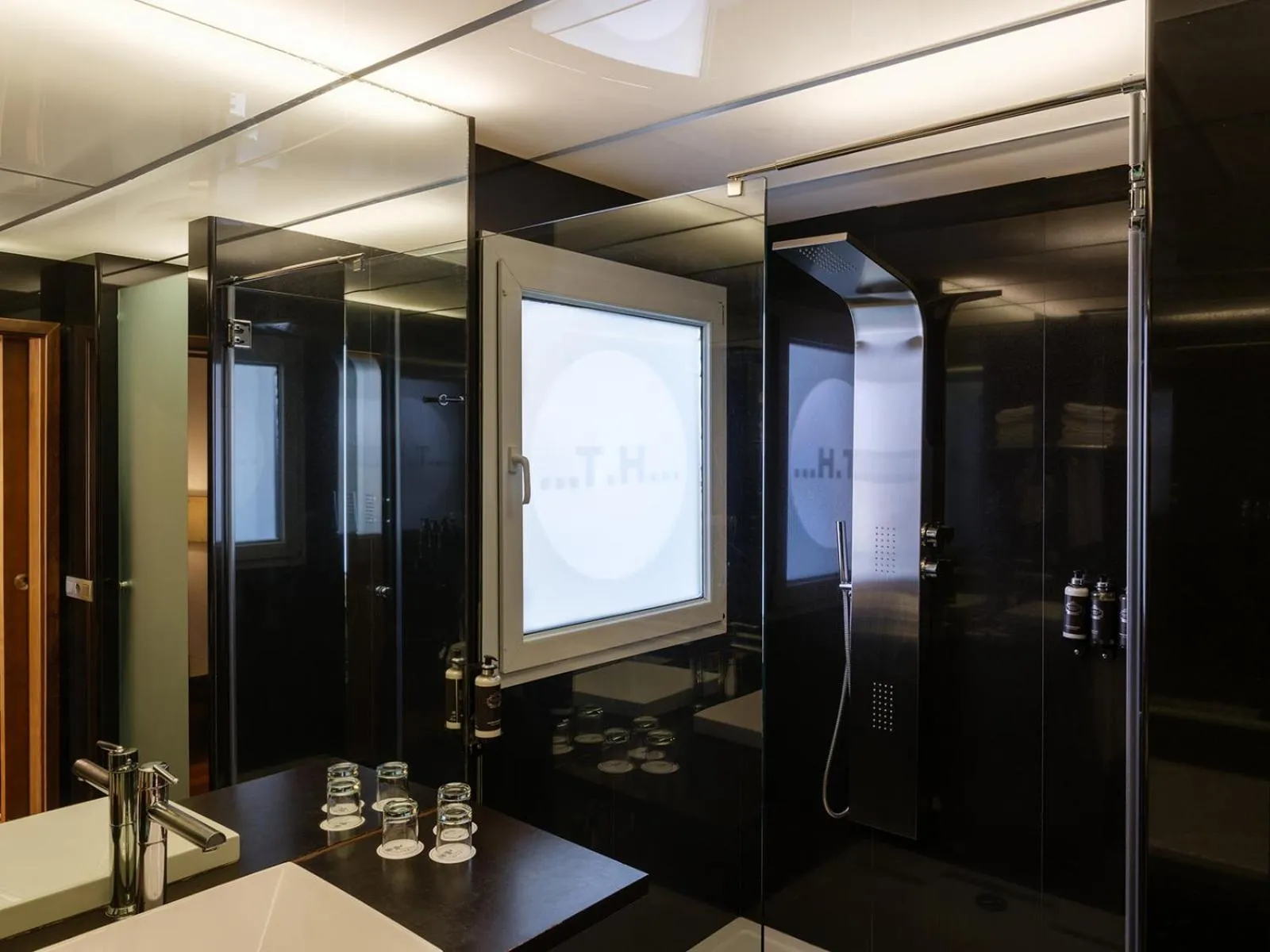 Shower in Hotel Taburiente S.C.Tenerife