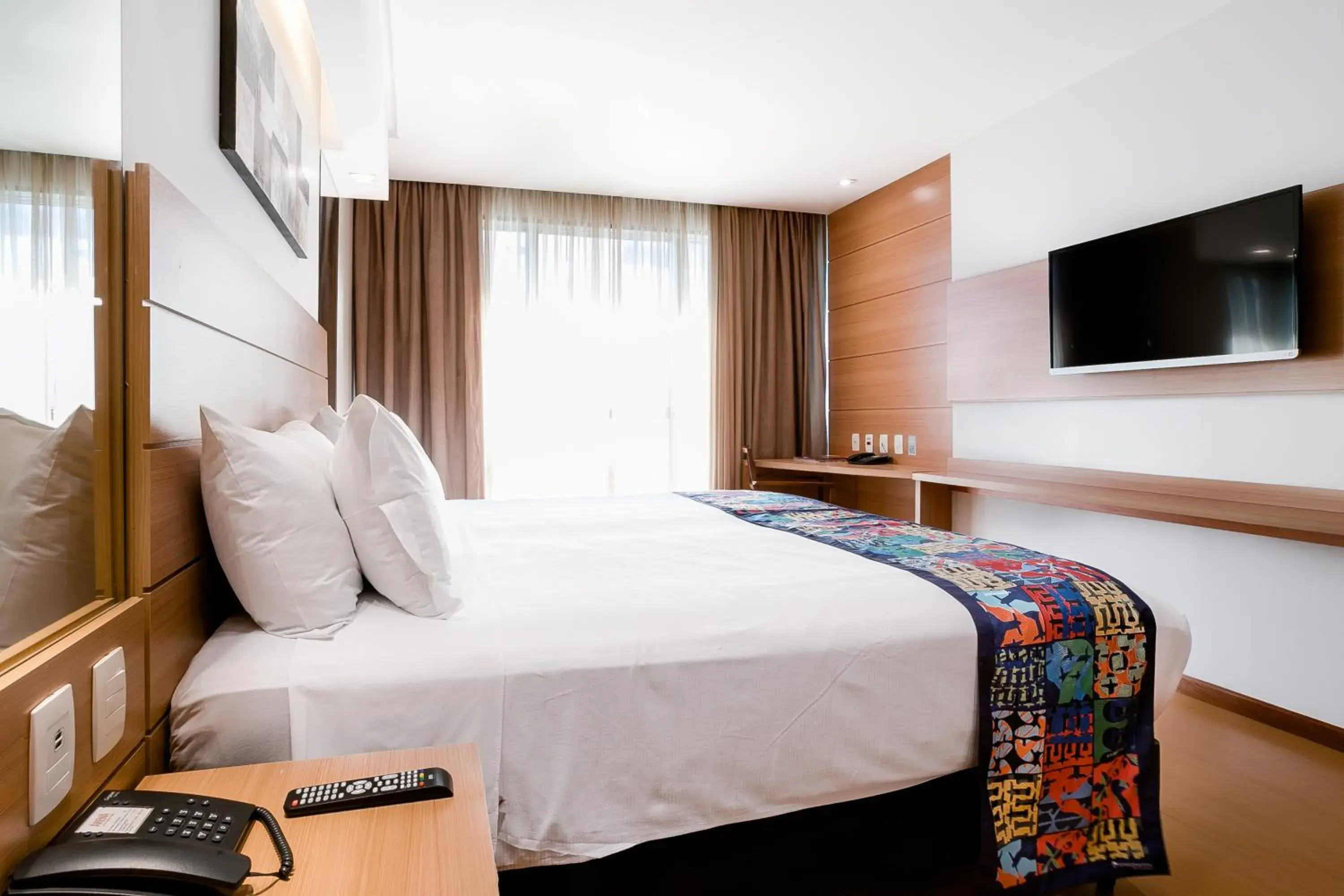 Superior Double Room with Side Sea View in Arena Copacabana Hotel Superior Double Room with Side Sea View in Arena Copacabana Hotel