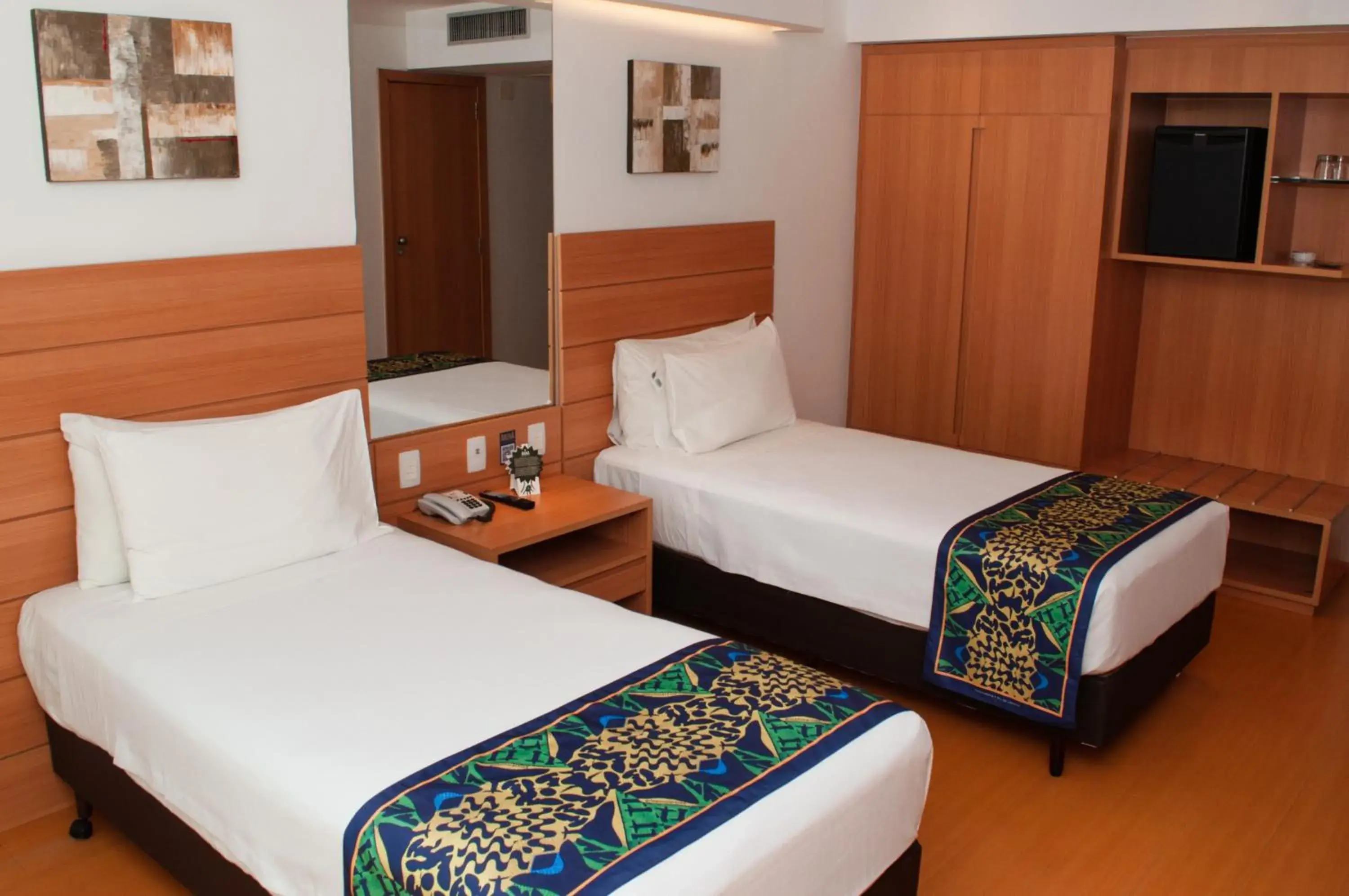 Superior Twin Room with Side Sea View in Arena Copacabana Hotel Superior Twin Room with Side Sea View in Arena Copacabana Hotel