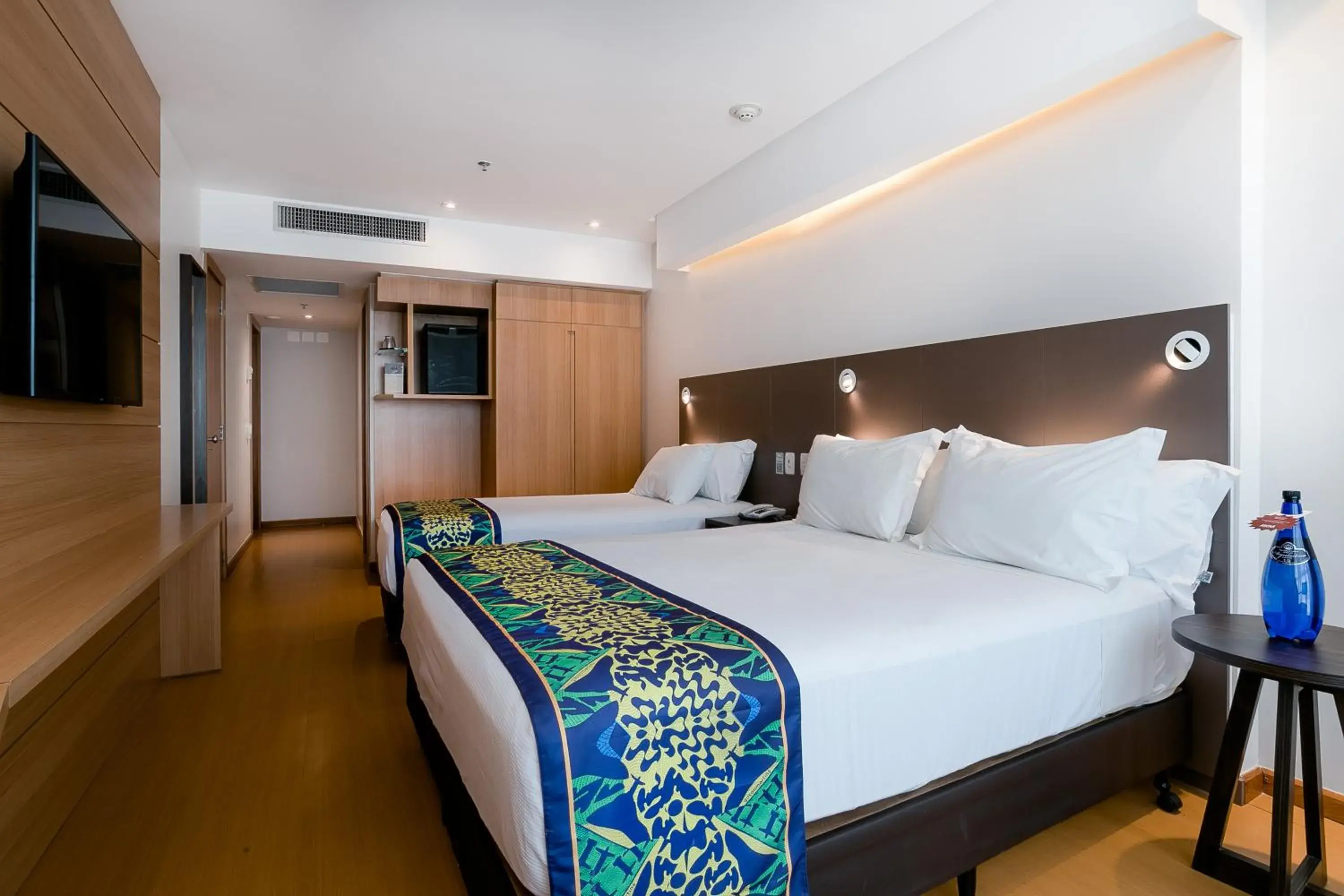 Luxury Triple Room in Arena Copacabana Hotel Luxury Triple Room in Arena Copacabana Hotel
