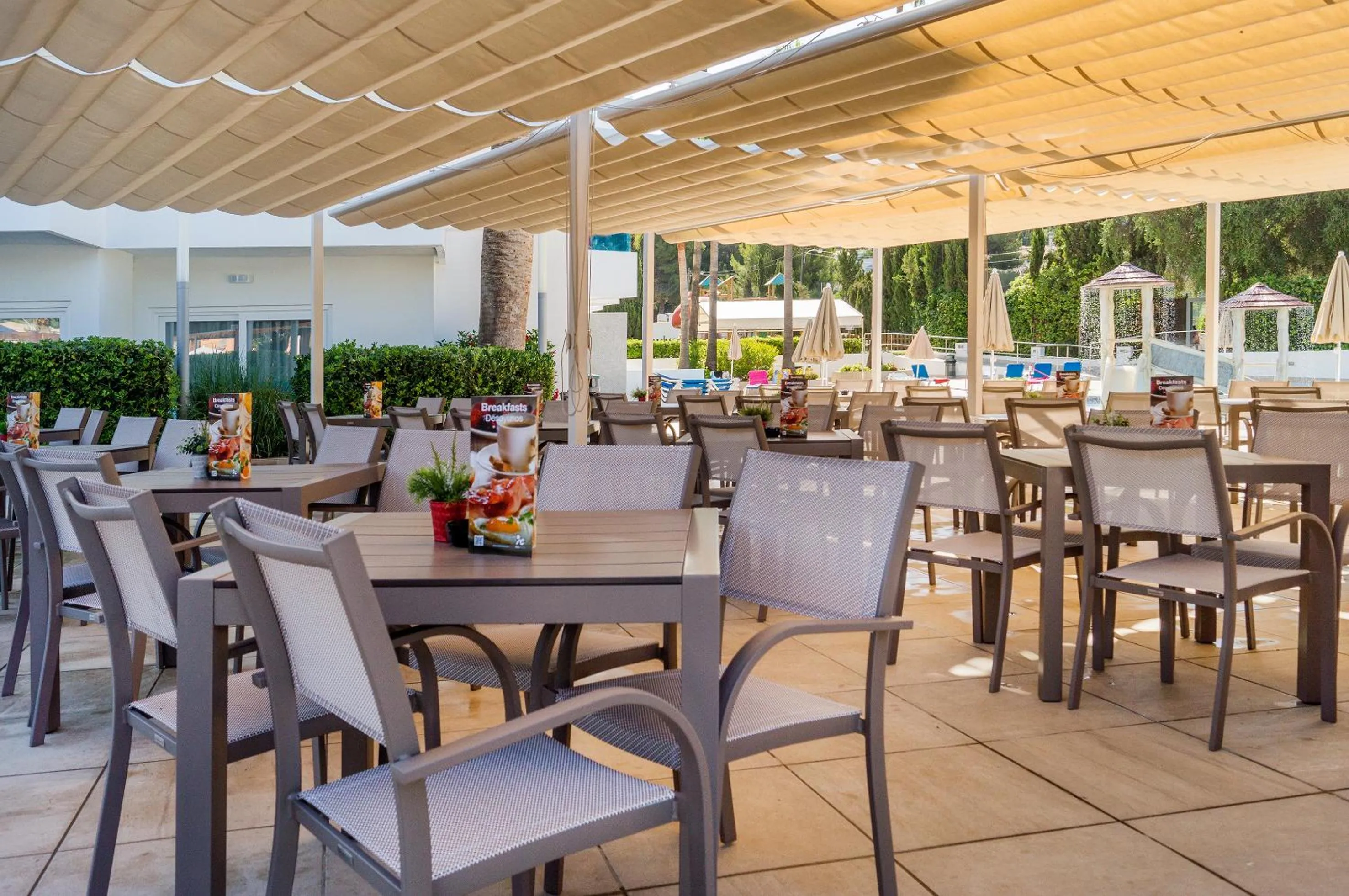 Restaurant/places to eat in Globales Costa de la Calma