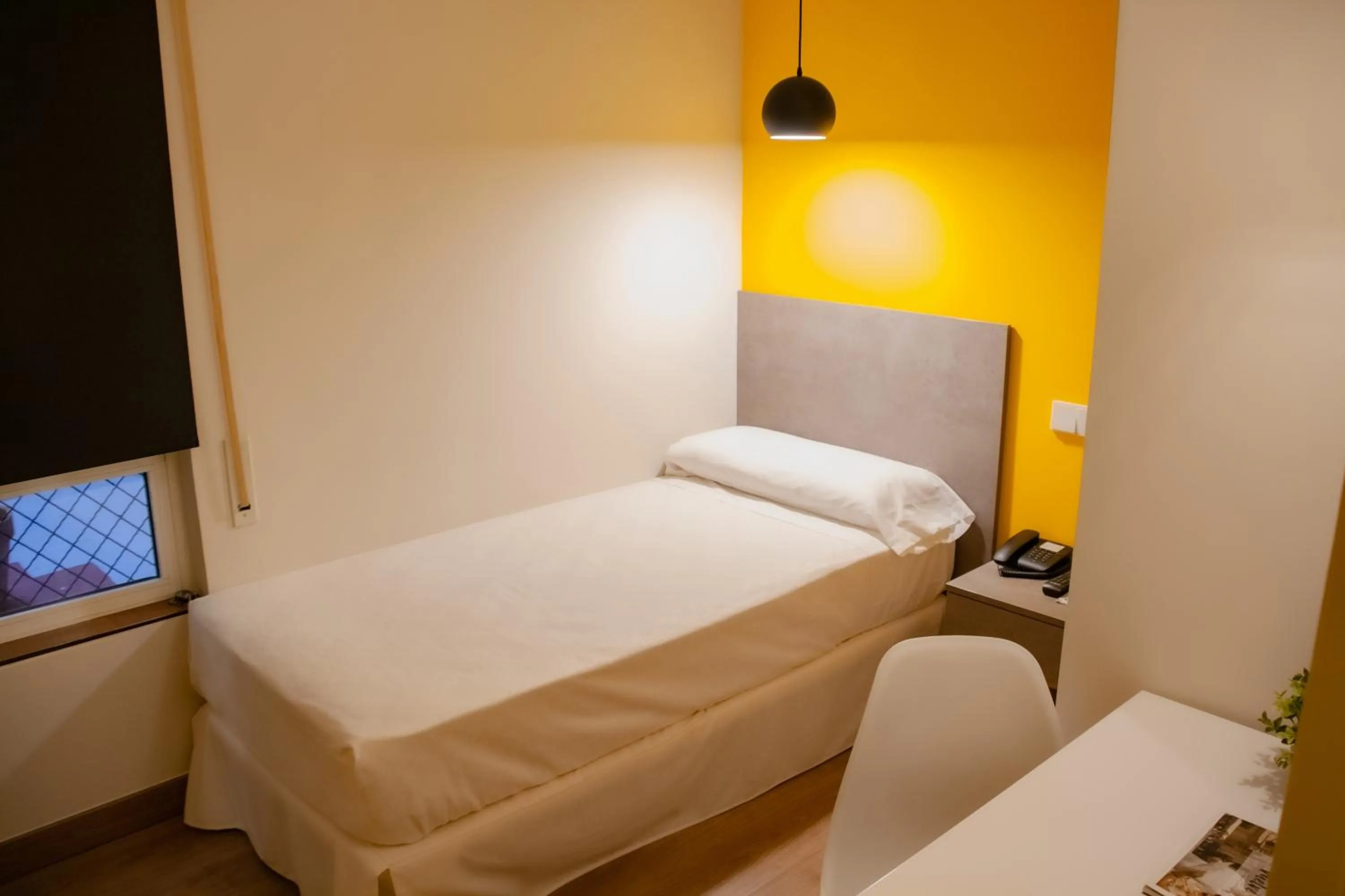 Bedroom, Bed in Hotel Universal Murcia