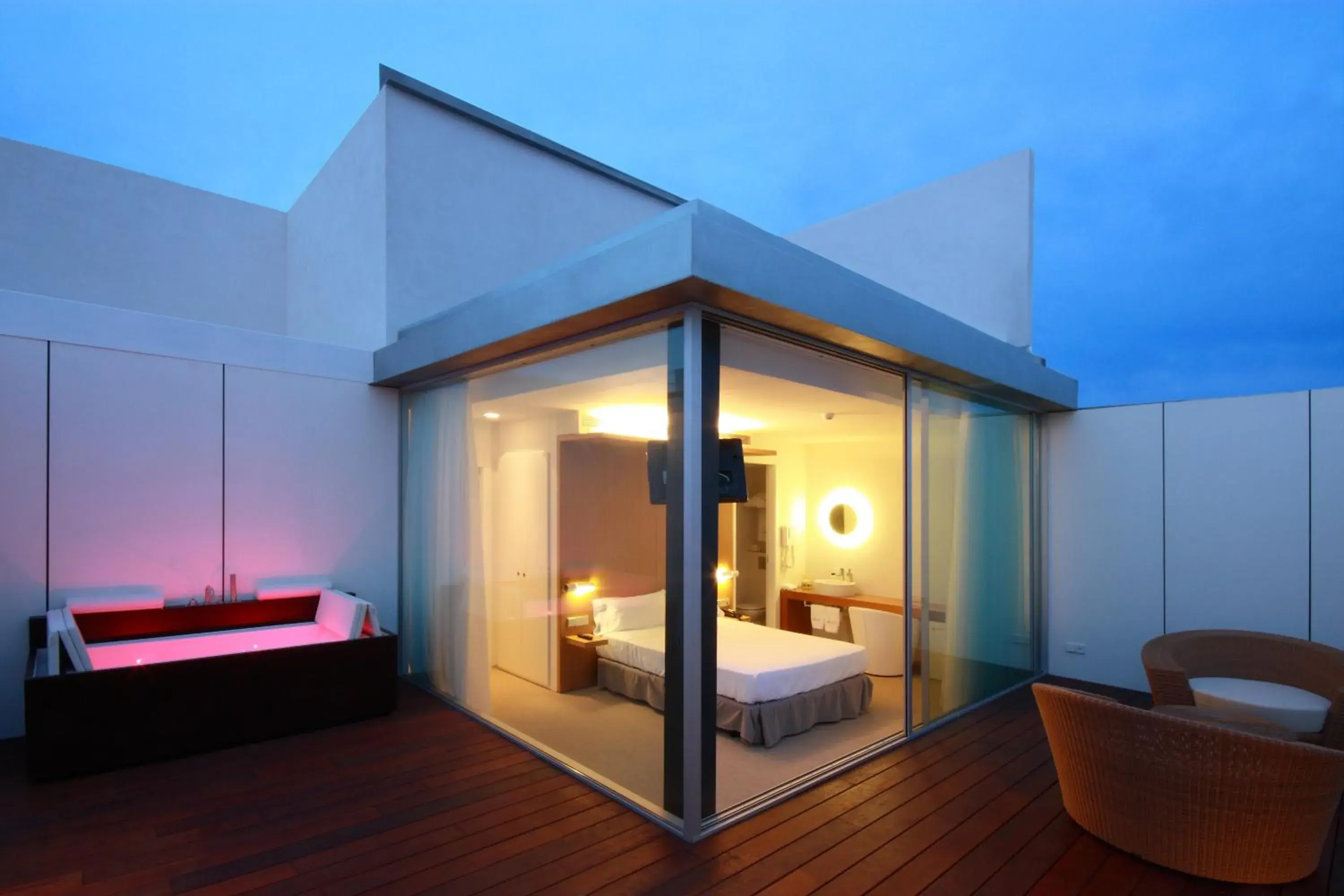 Deluxe Penthouse with Whirlpool tub in Alenti Sitges Hotel Deluxe Penthouse with Whirlpool tub in Alenti Sitges Hotel