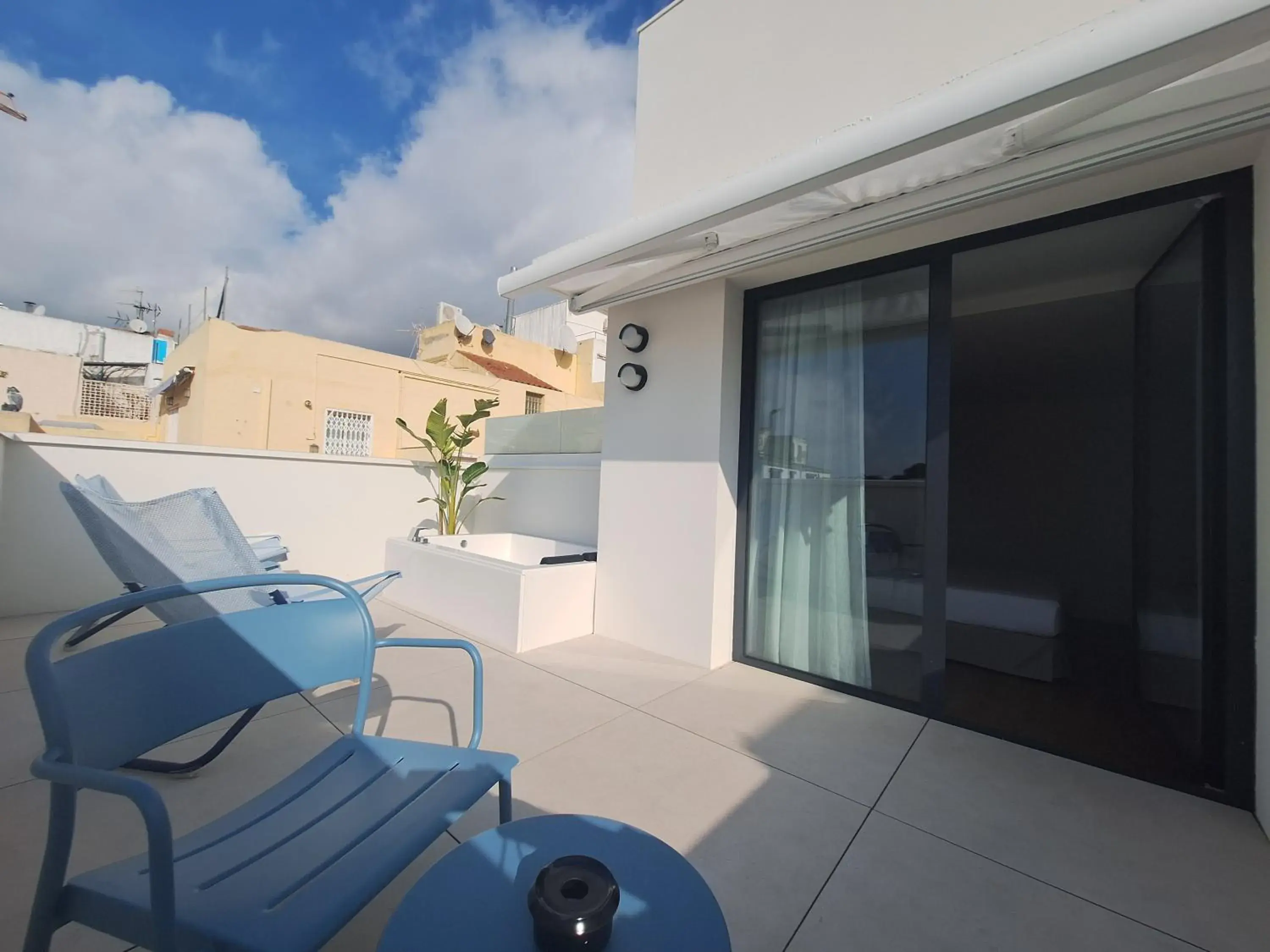 Deluxe Penthouse with Whirlpool tub in Alenti Sitges Hotel Deluxe Penthouse with Whirlpool tub in Alenti Sitges Hotel