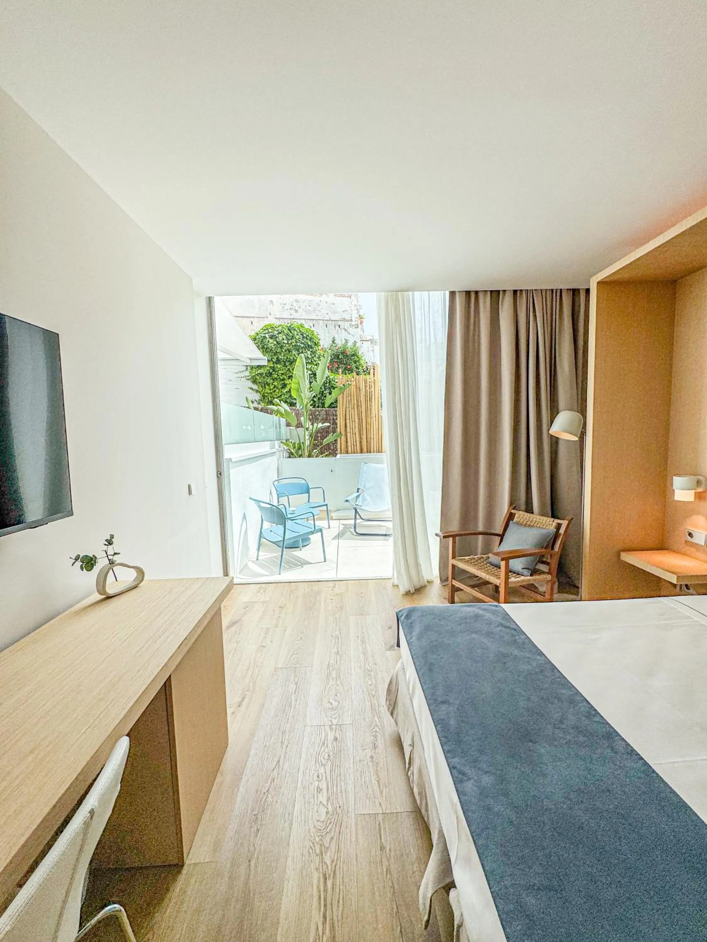 Photo of the whole room, Bed in Alenti Sitges Hotel