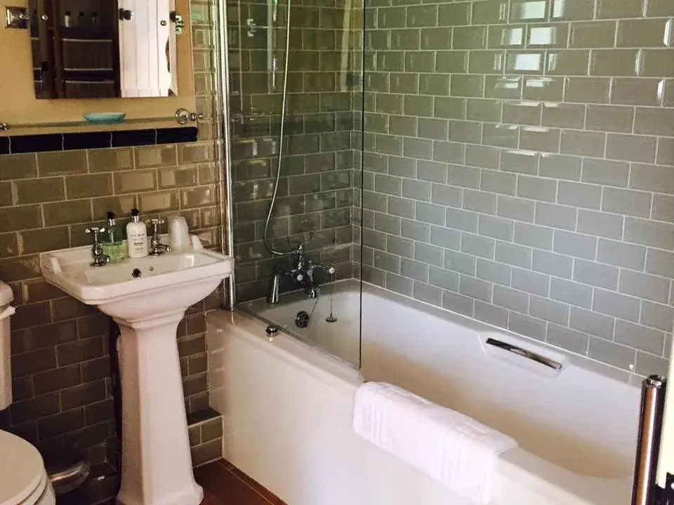 Quadruple Room with Bath in The Blackboys Inn Quadruple Room with Bath in The Blackboys Inn