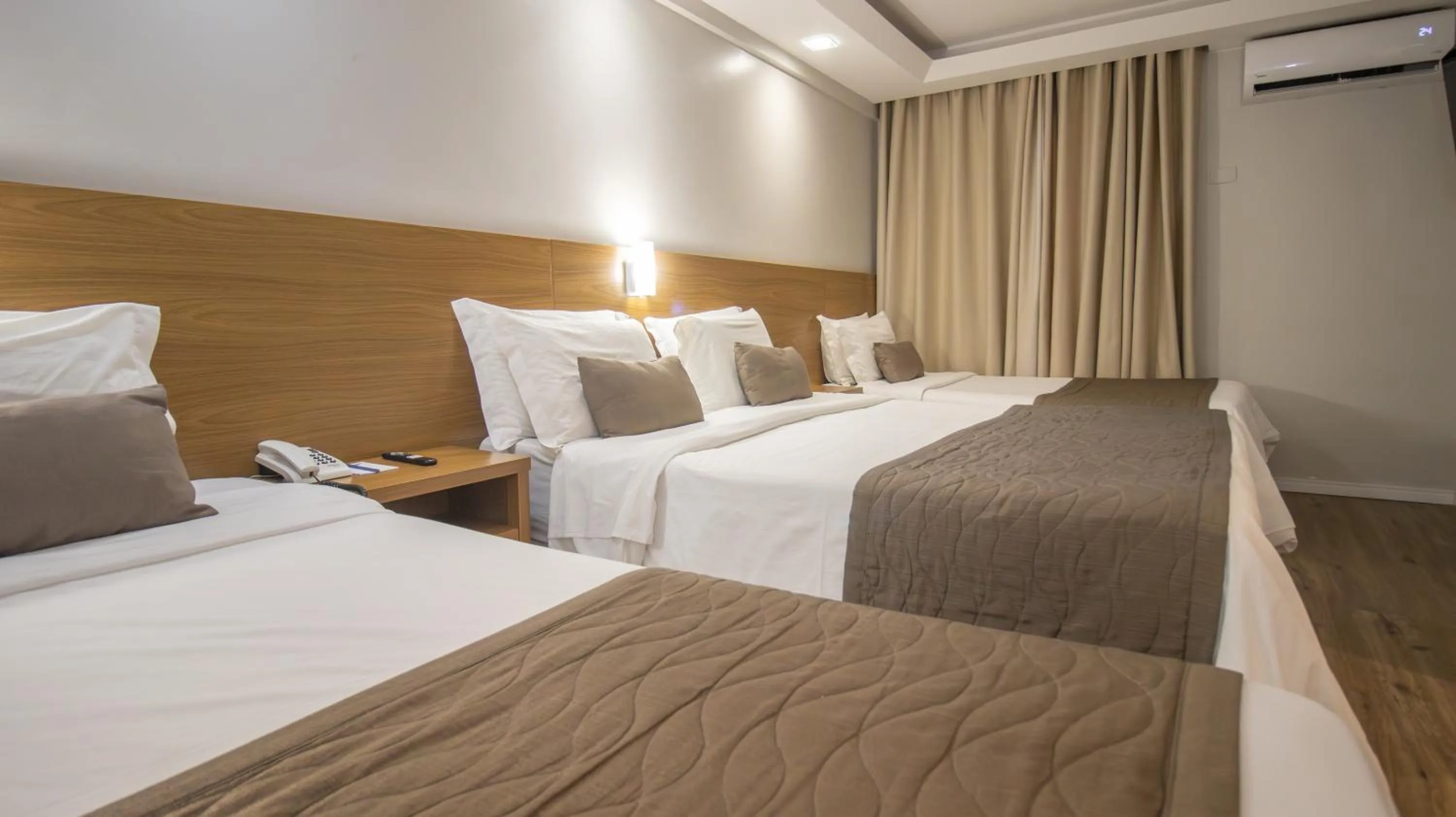 Bed in Hotel Rafain Centro