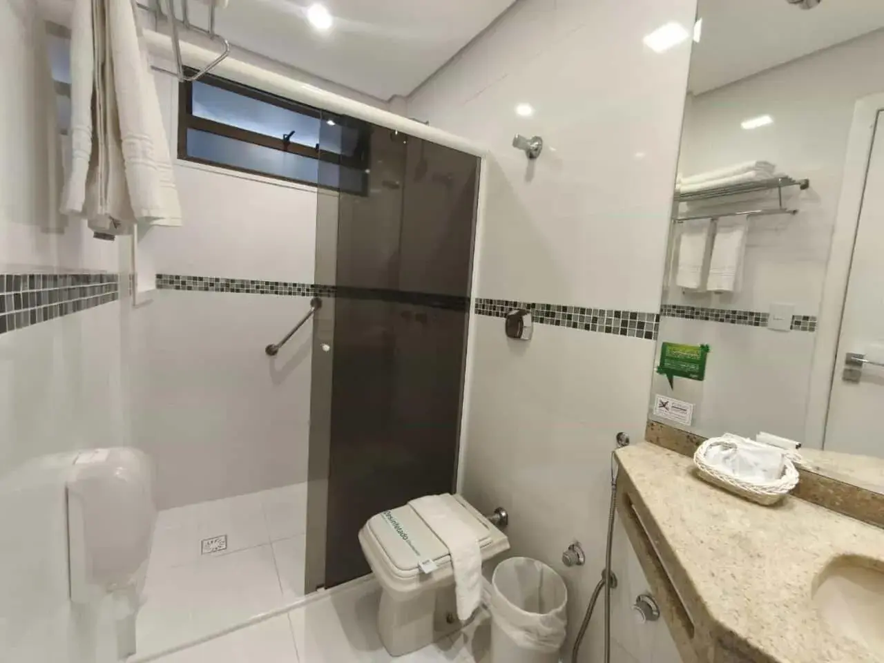 Bathroom in Hotel Rafain Centro Bathroom in Hotel Rafain Centro