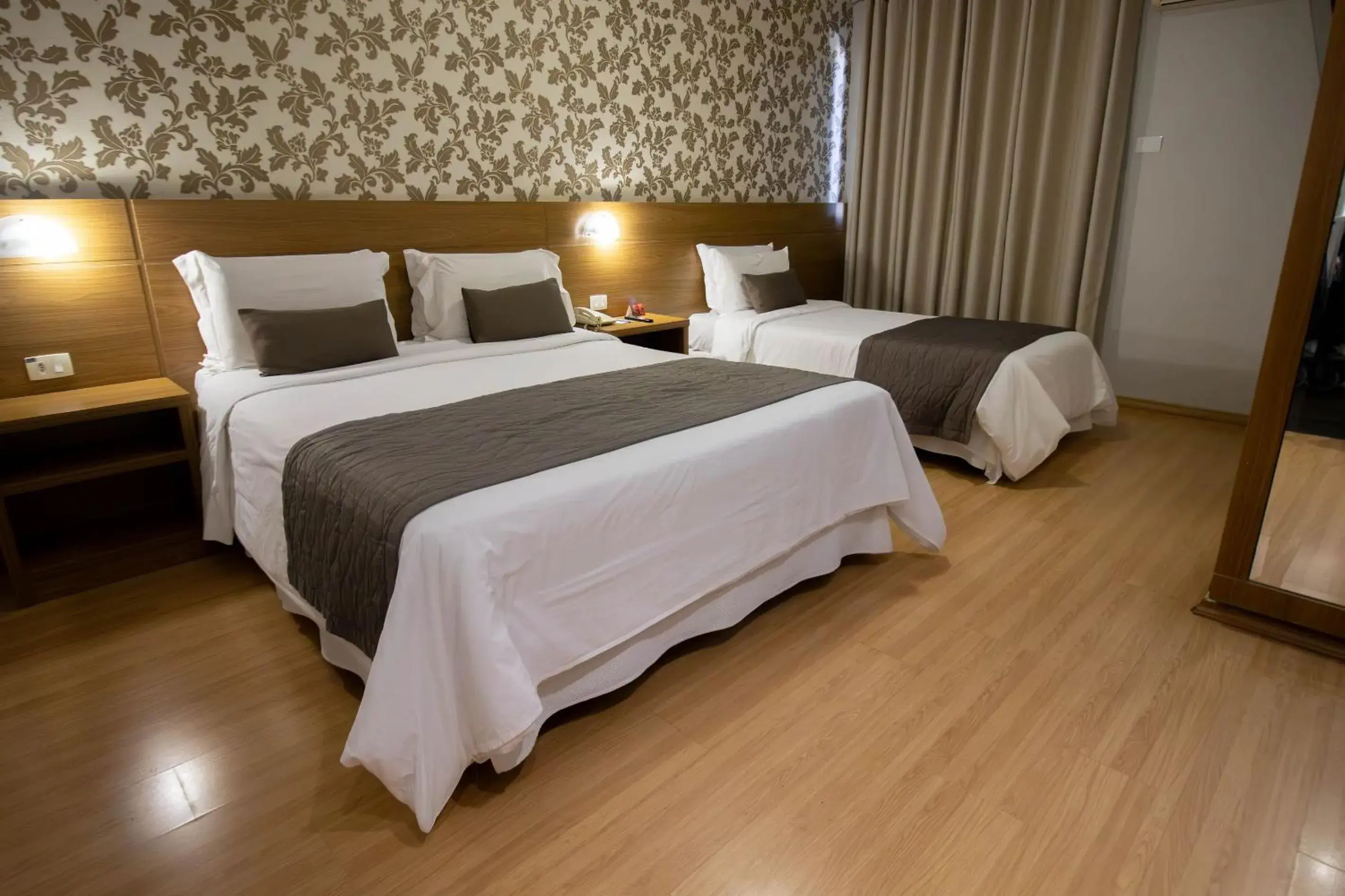 Bedroom, Bed in Hotel Rafain Centro Bedroom, Bed in Hotel Rafain Centro