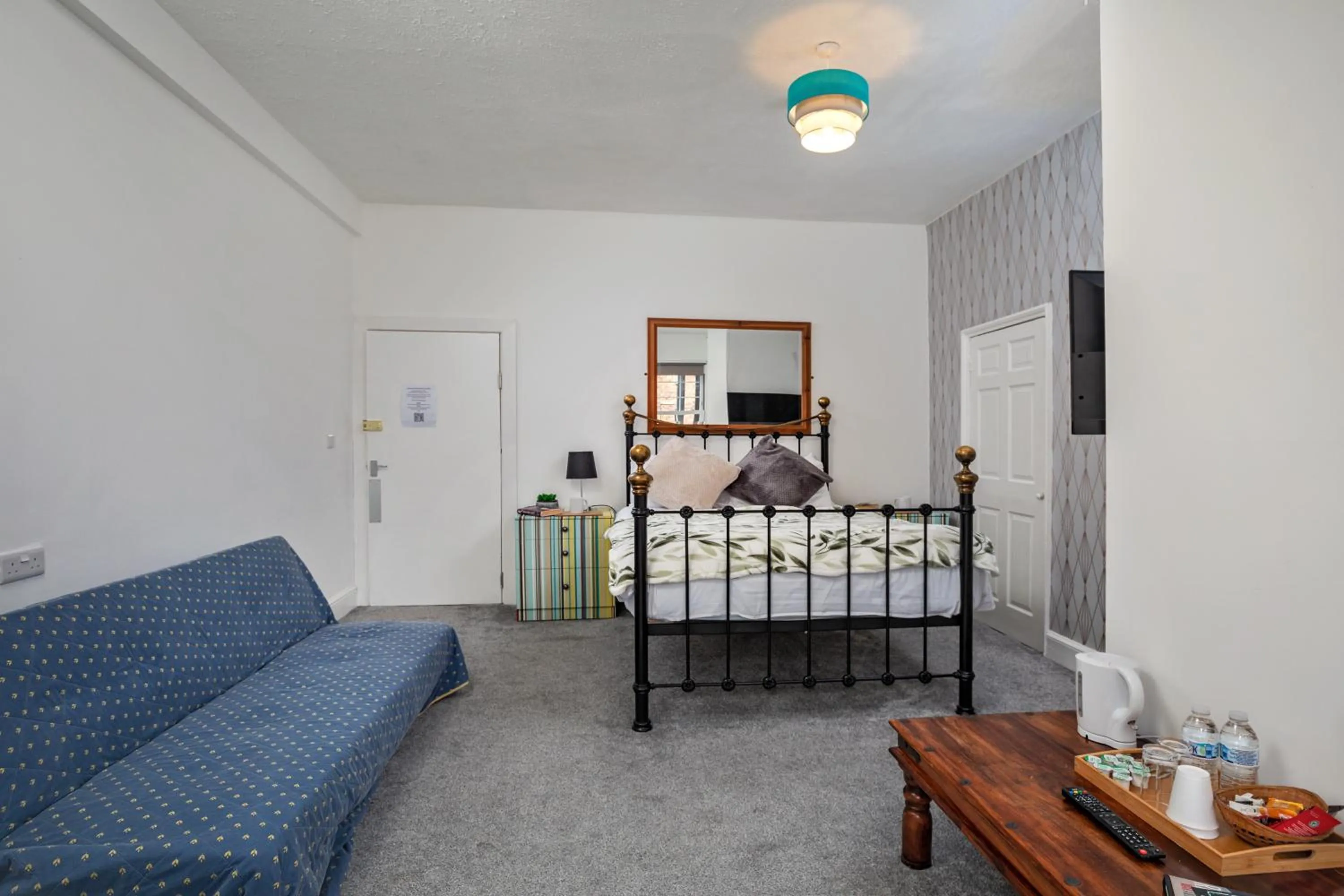 Bedroom, Bed in Serenity Guest House