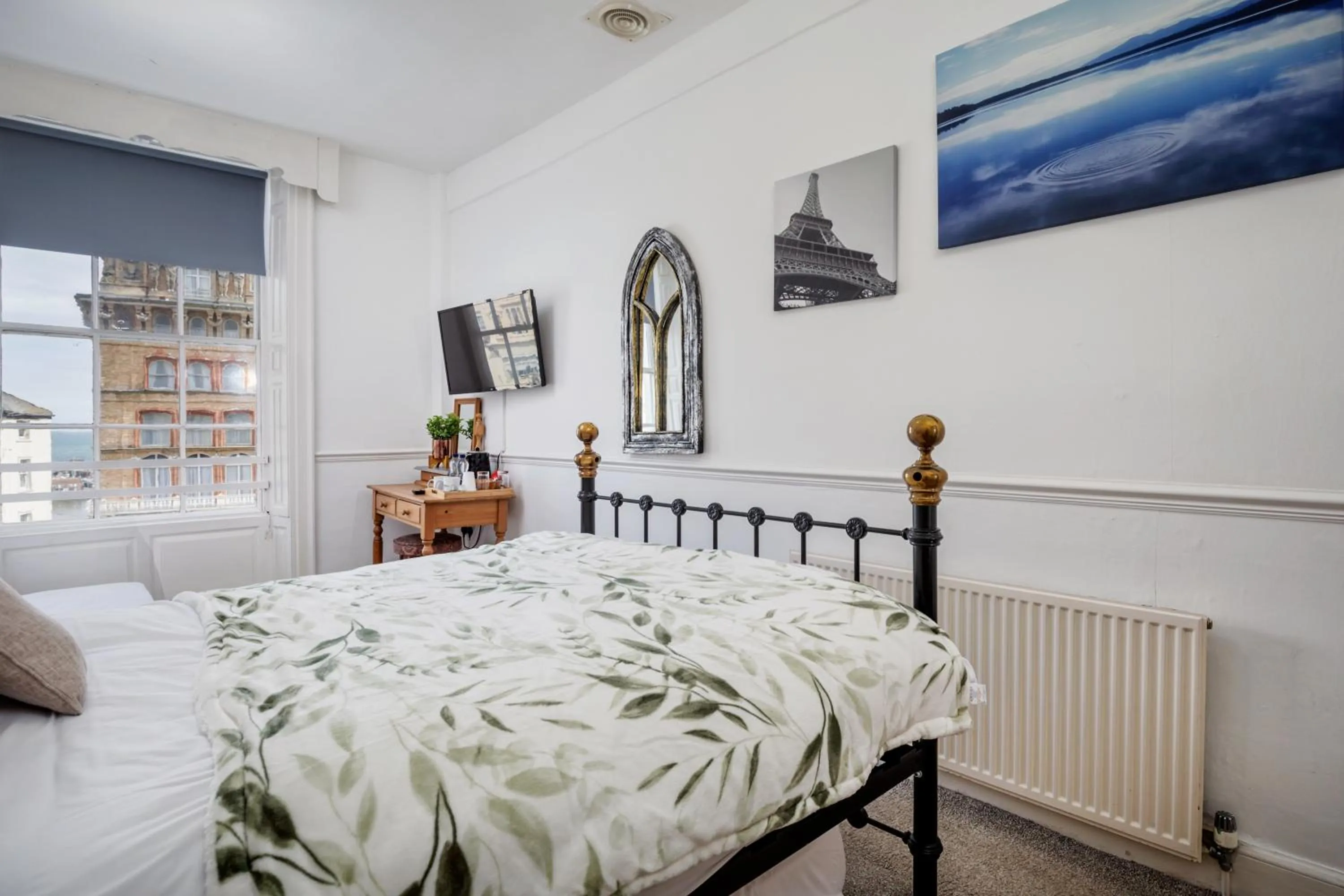 Photo of the whole room, Bed in Serenity Guest House