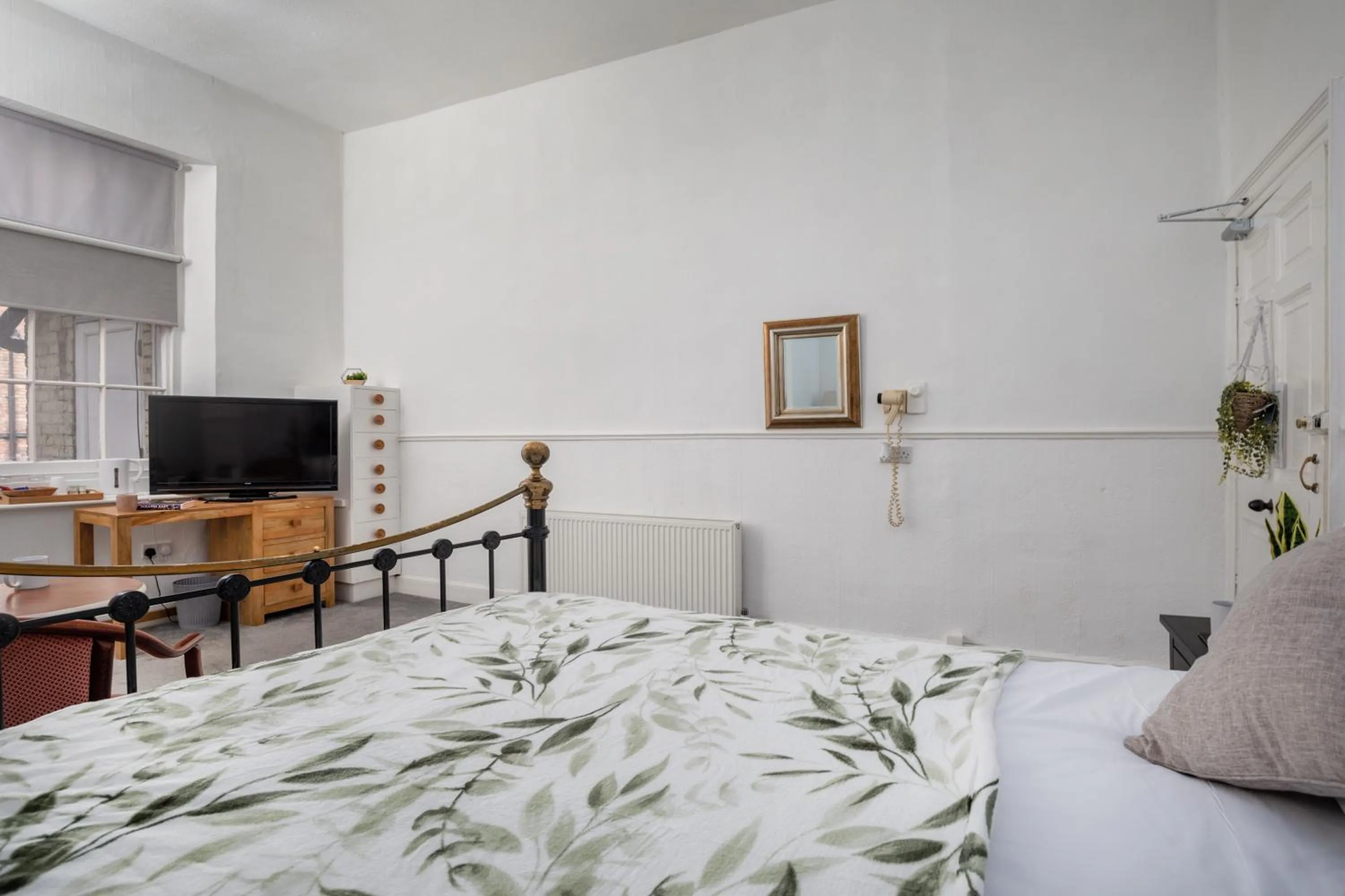 Bed in Serenity Guest House