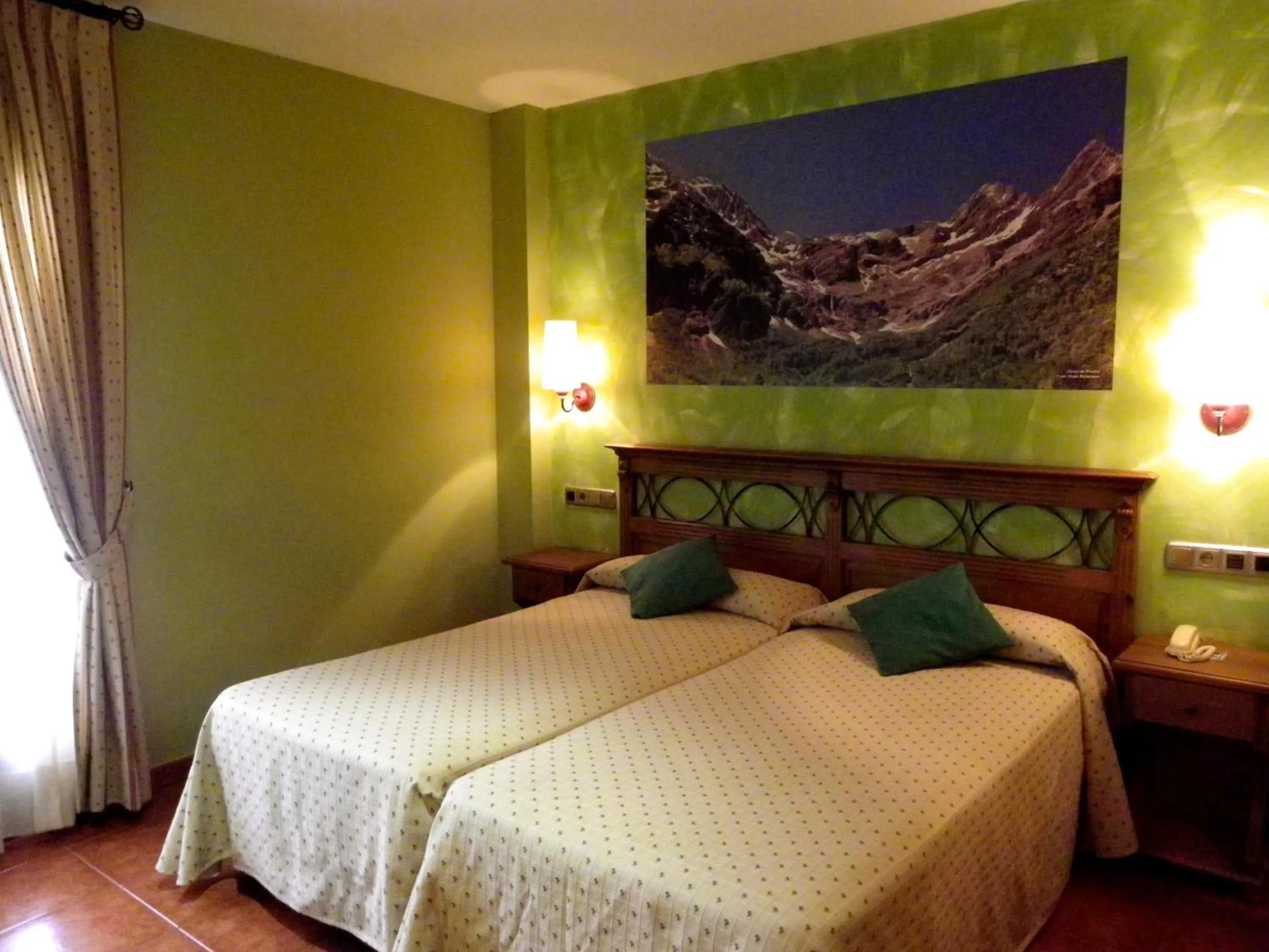 Photo of the whole room, Bed in Hotel Arnal