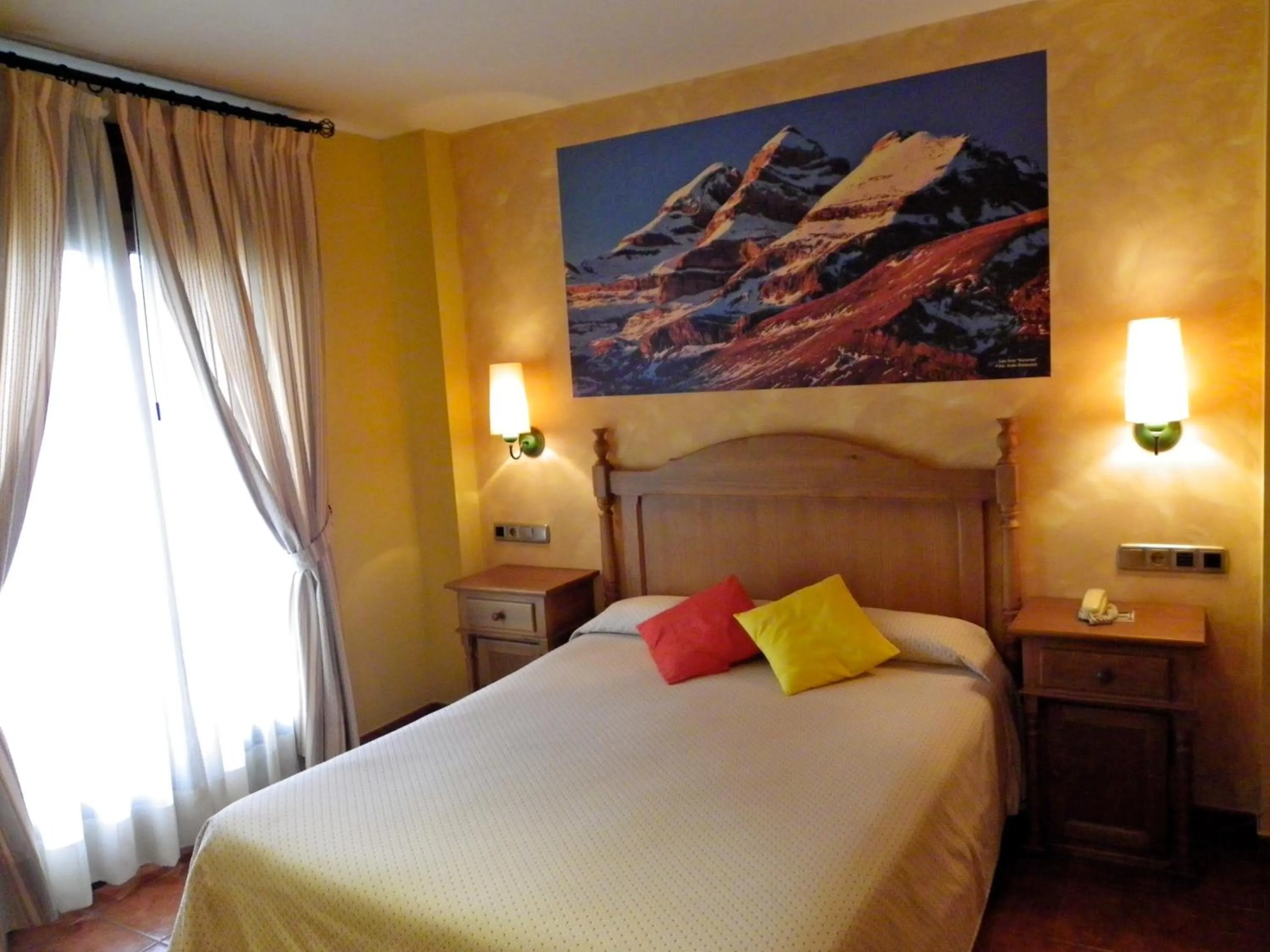 Photo of the whole room, Bed in Hotel Arnal