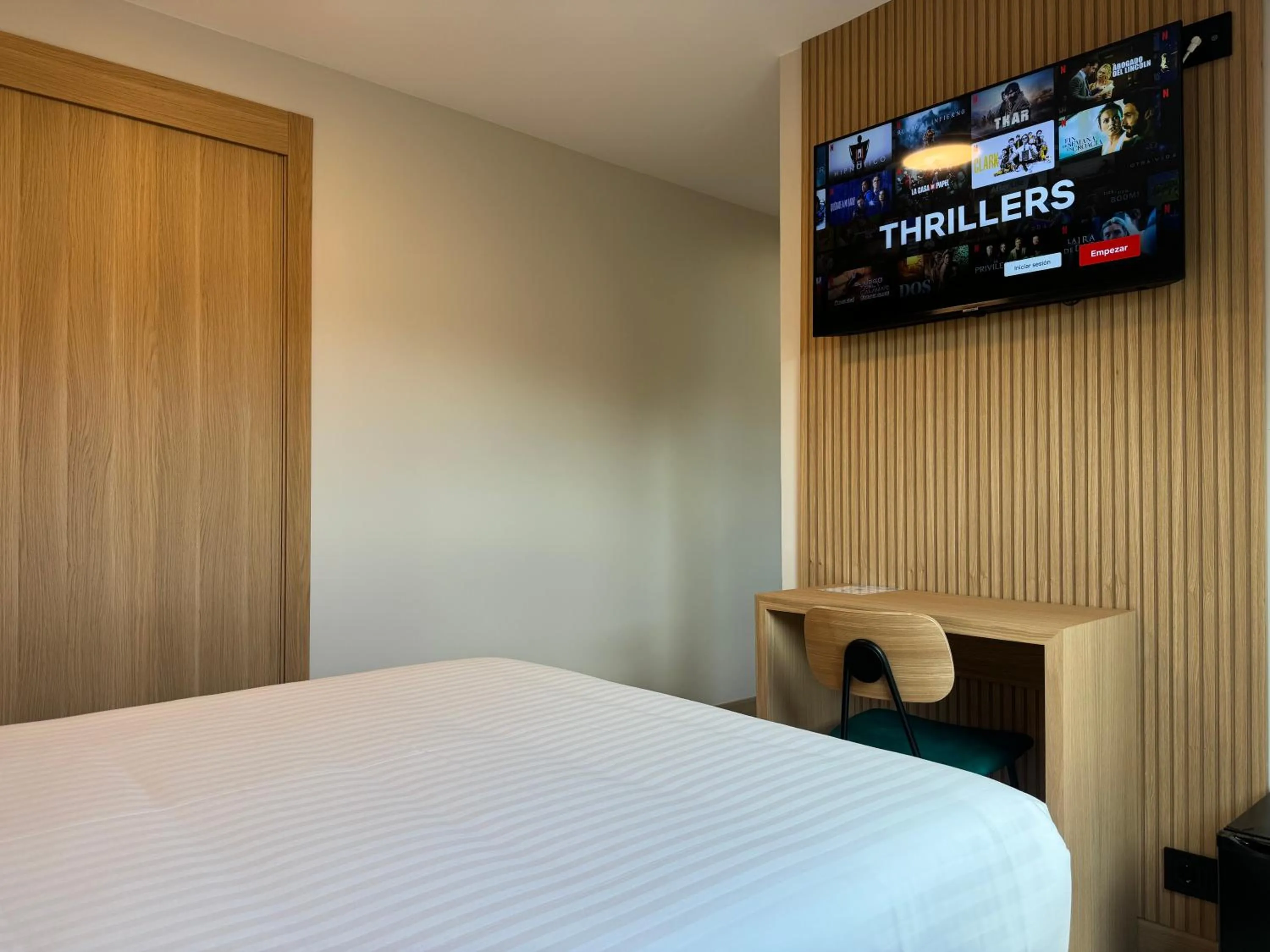 TV and multimedia, Bed in Hotel Europa
