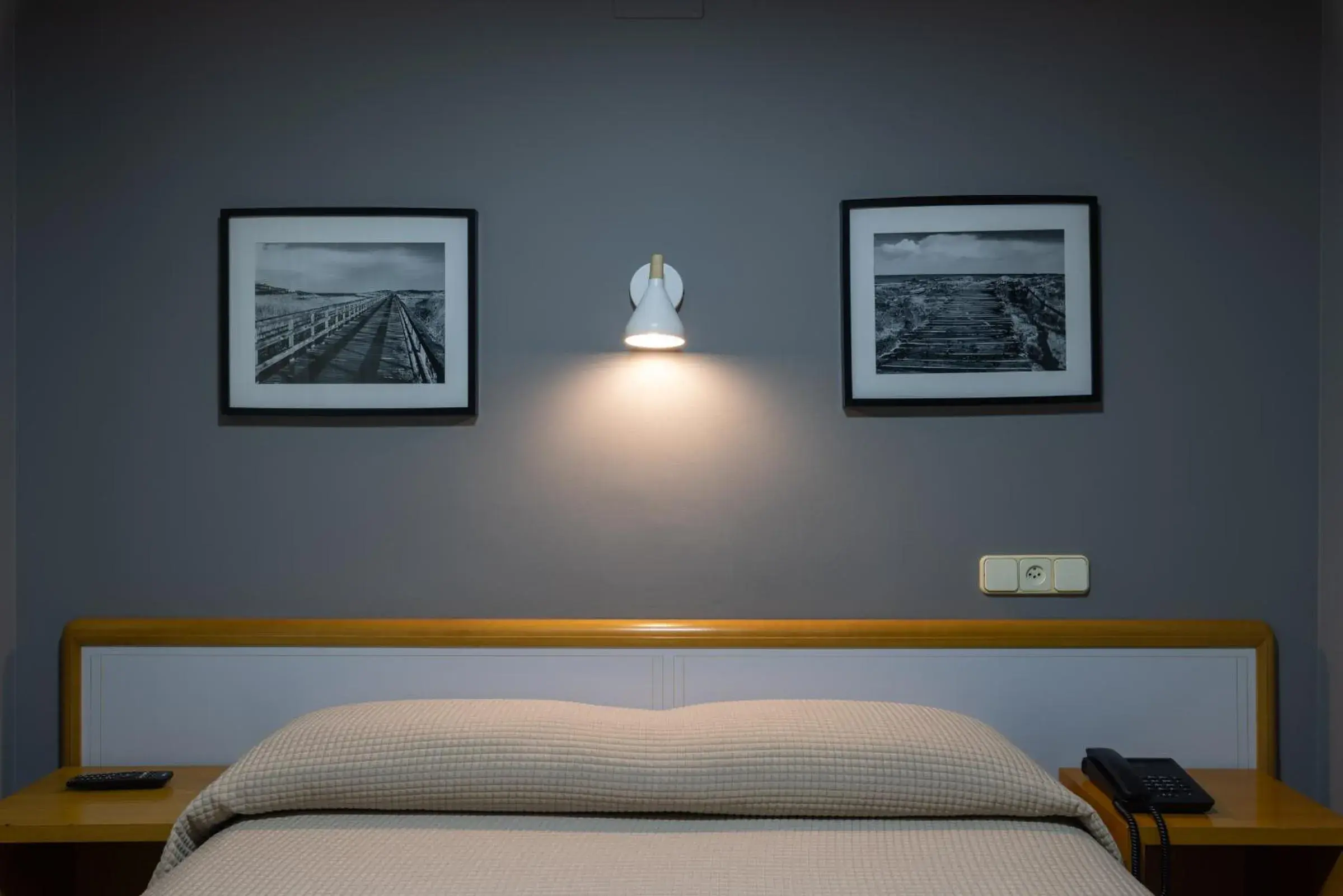 Basic Double Room with Double Bed in Hotel Europa Basic Double Room with Double Bed in Hotel Europa