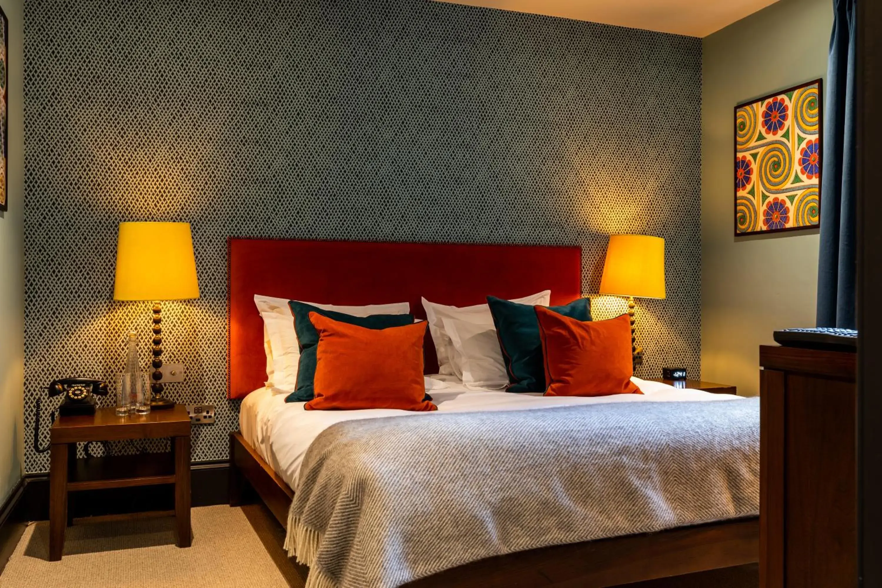 Bedroom, Bed in Fox and Anchor Bedroom, Bed in Fox and Anchor