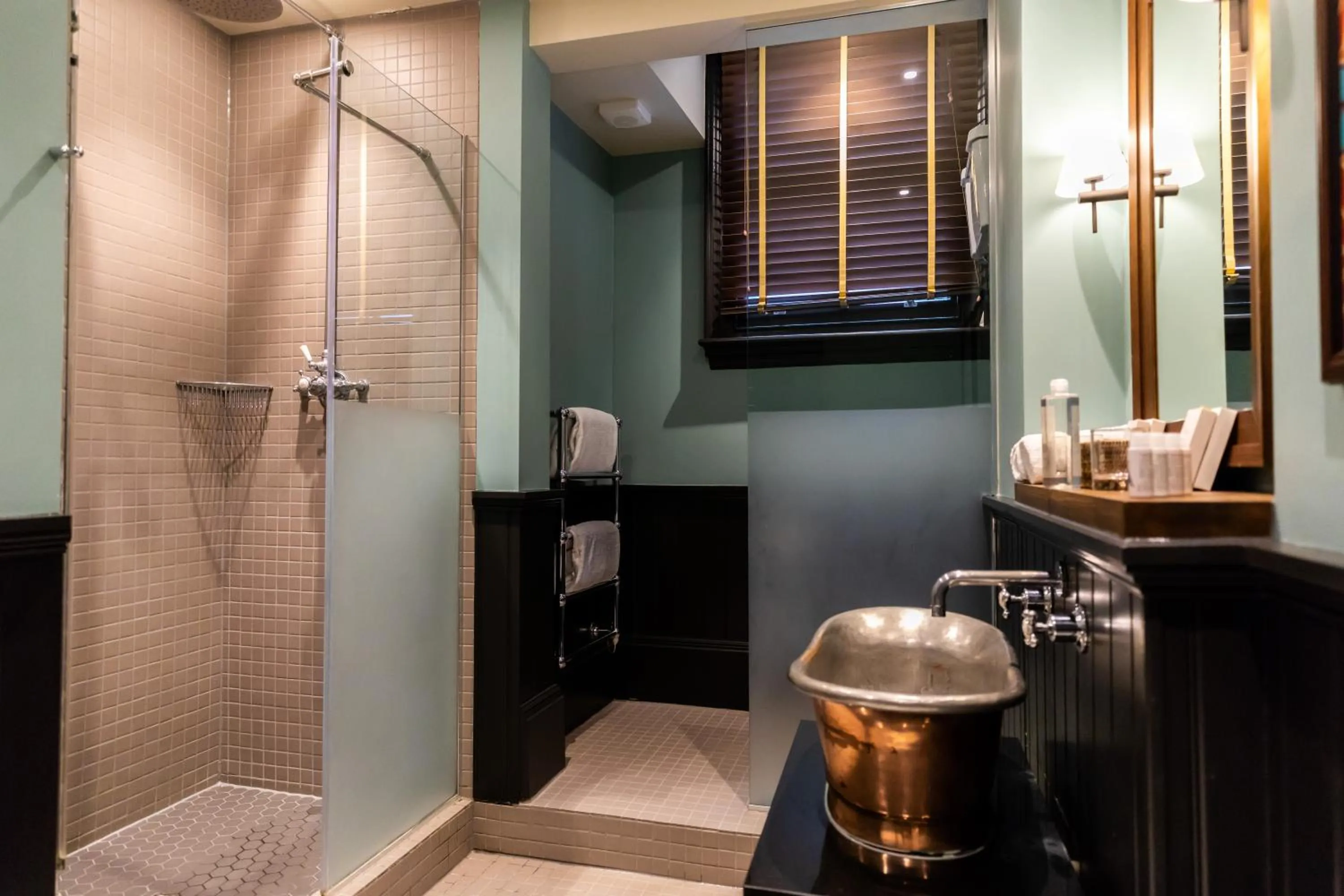 Bathroom in Fox and Anchor